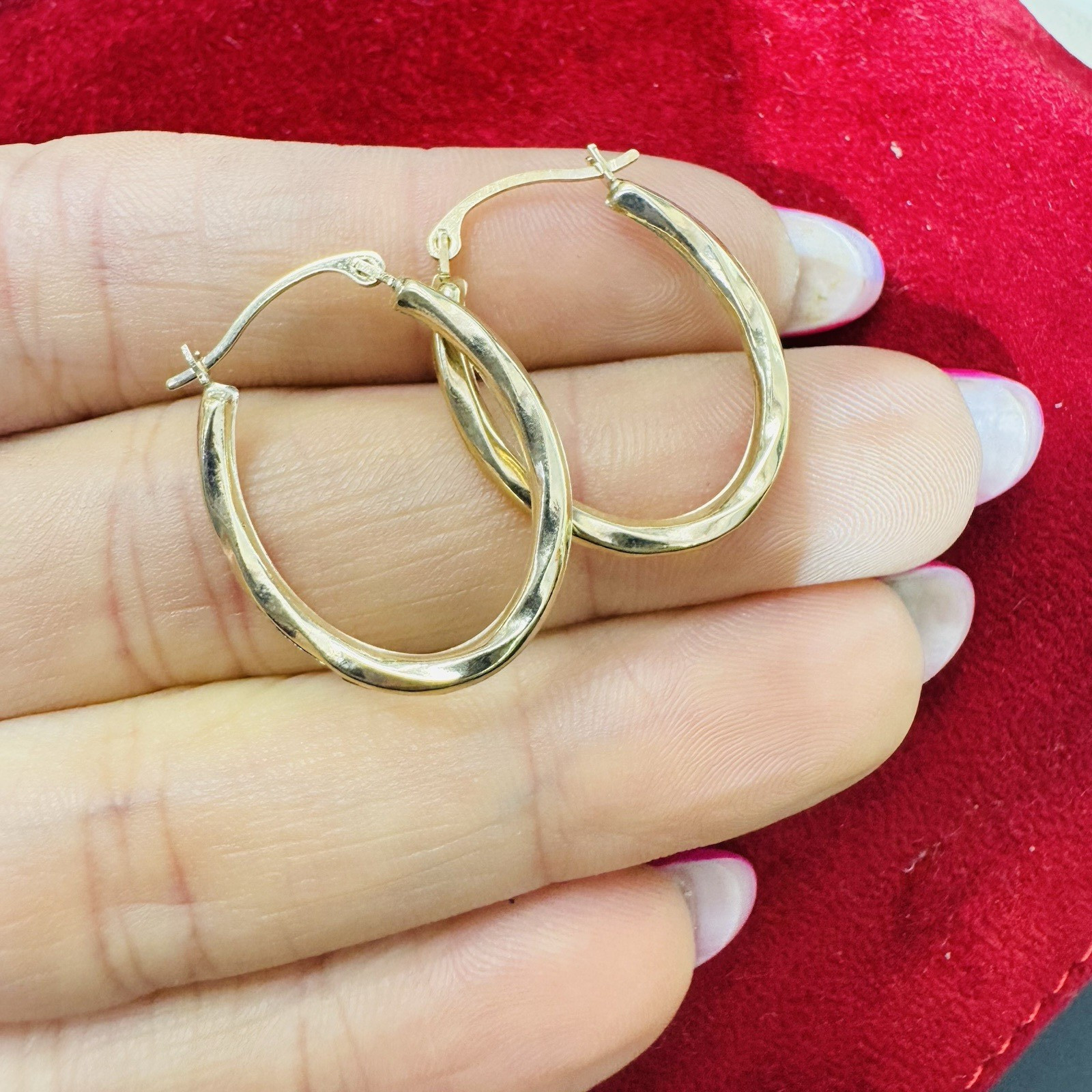.90″ Twisted Oval Solid 10K Yellow Gold Hoop Earrings