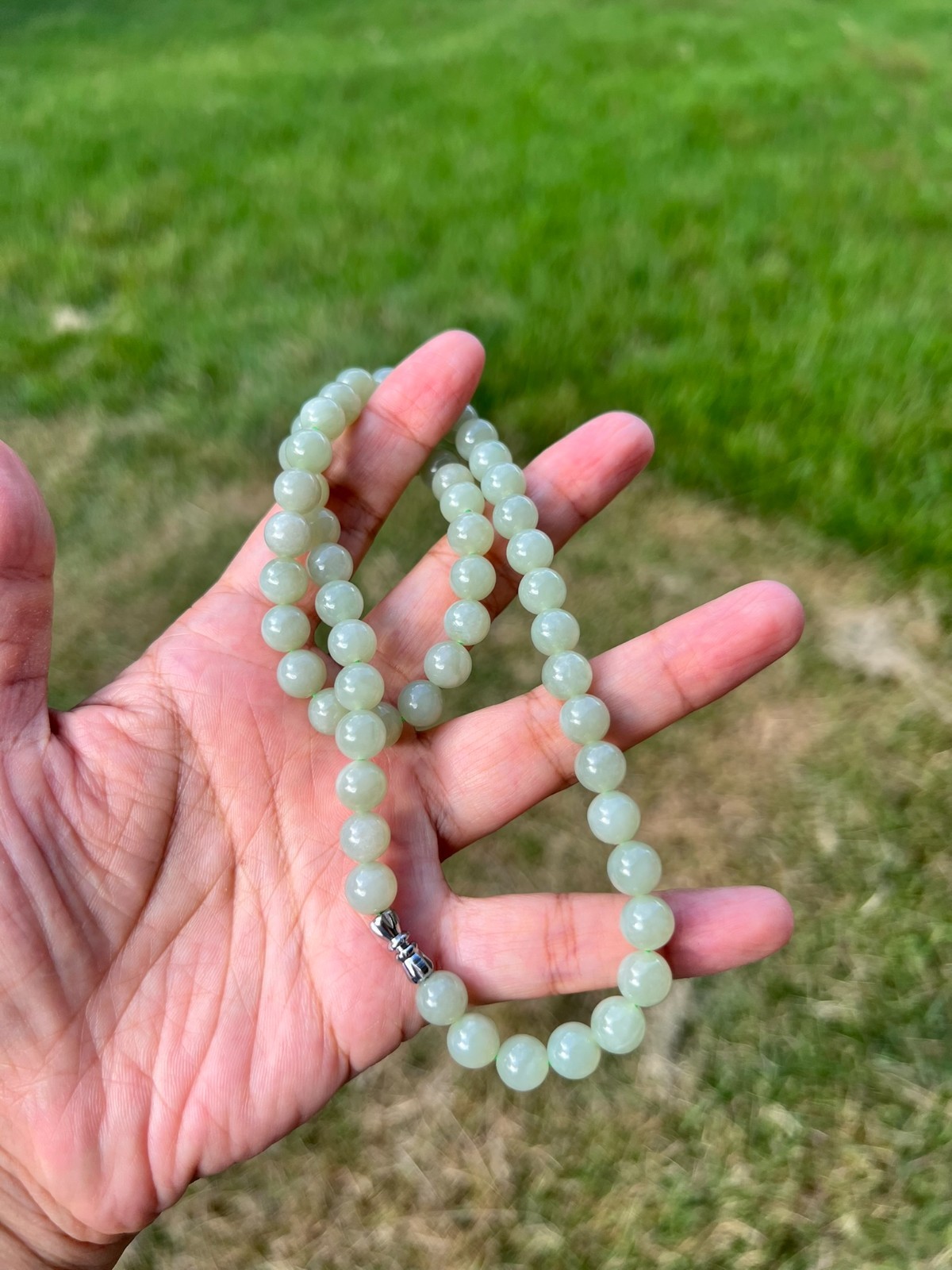 Light Green Nephrite Jade 7.8mm Bead 17″ Necklace H320 d