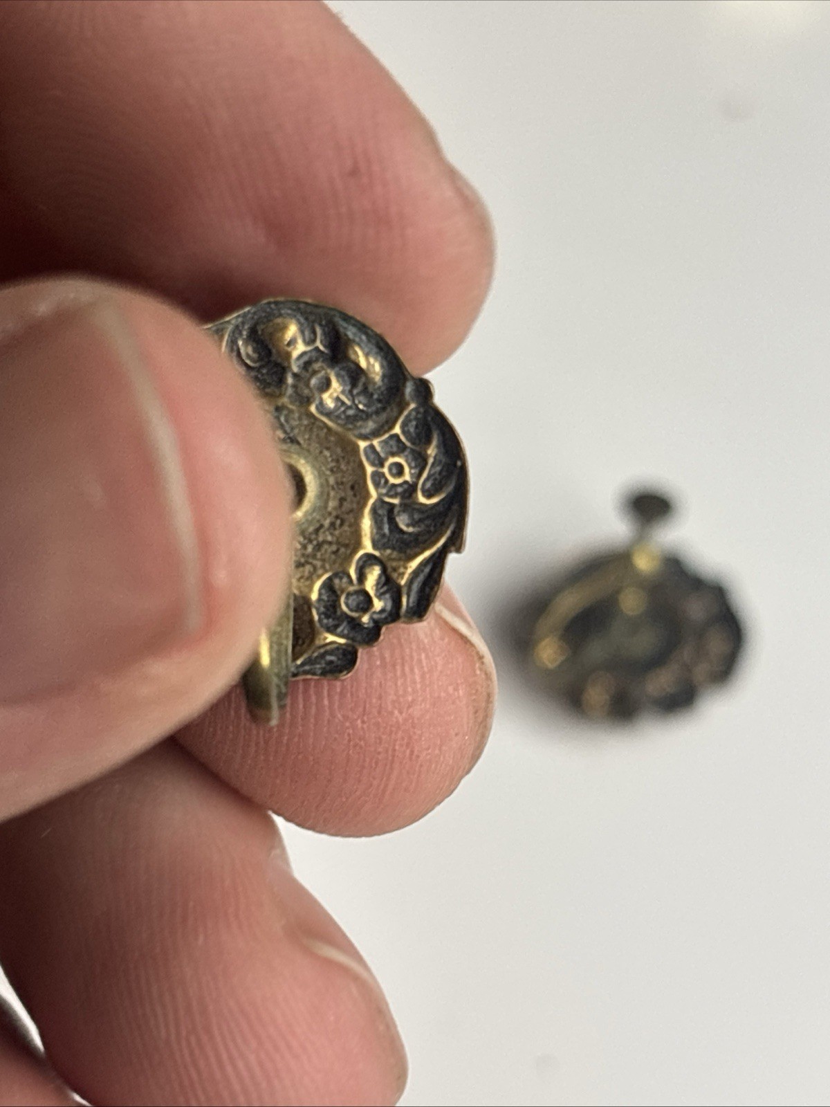 Vintage Cameo Screw Back Earrings