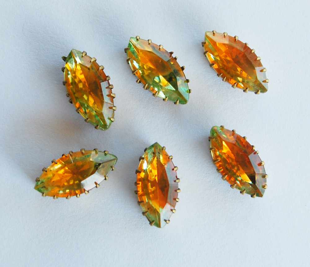 VINTAGE 6 GREEN ORANGE GLASS NAVETTE MARQUISE SEW ON BEAD BRASS • 15x7mm