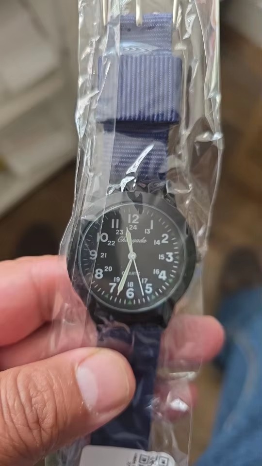 Boys Kids Analog Quartz Wristwatch Stainless Steel Fashion Watch Gift