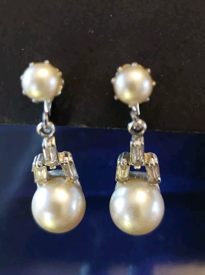 Vtg Screw Back Earrings Silver Tone Faux Pearl Baguette Crystal Dangle Pierced