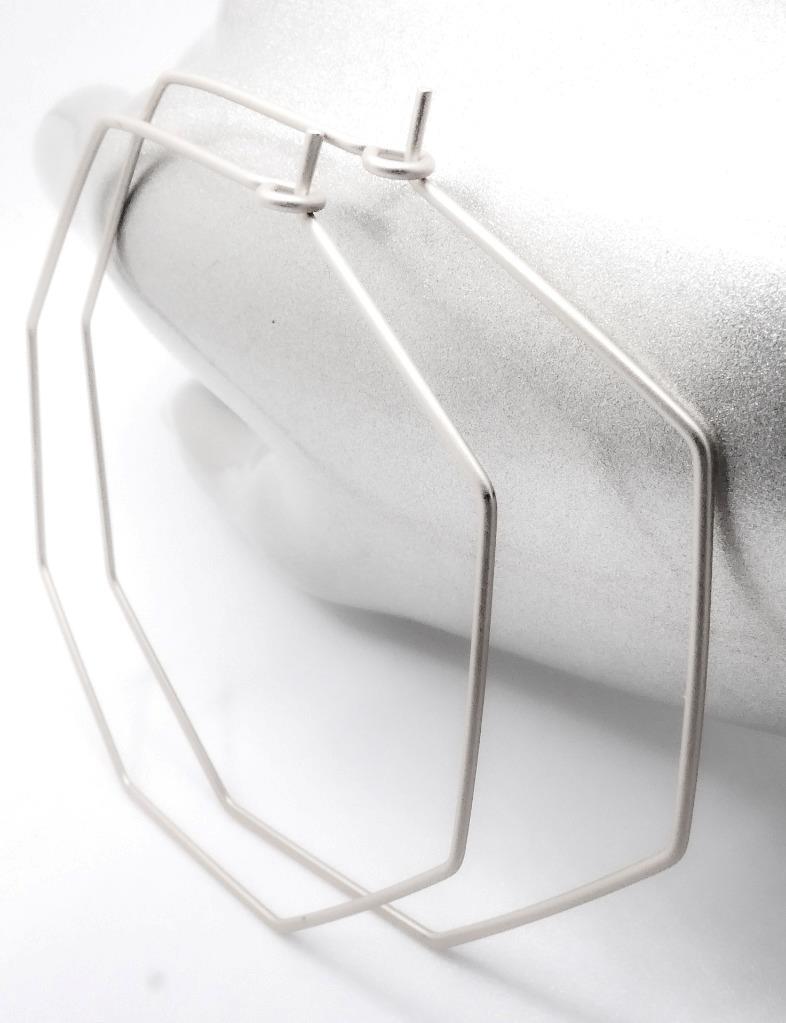 GORGEOUS Lightweight Mat Silver Thin Wire Organic Octagon Threader Hoop Earrings