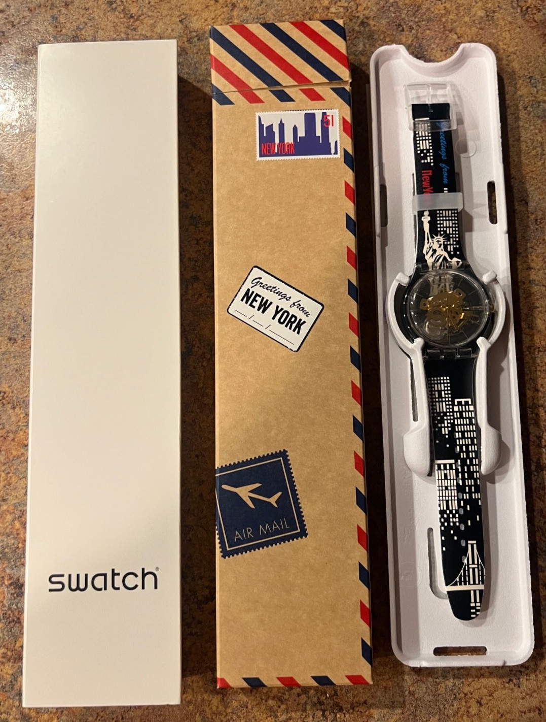 DESTINATION SWATCH Greetings from NEW YORK New York New in Box SUOK147-021