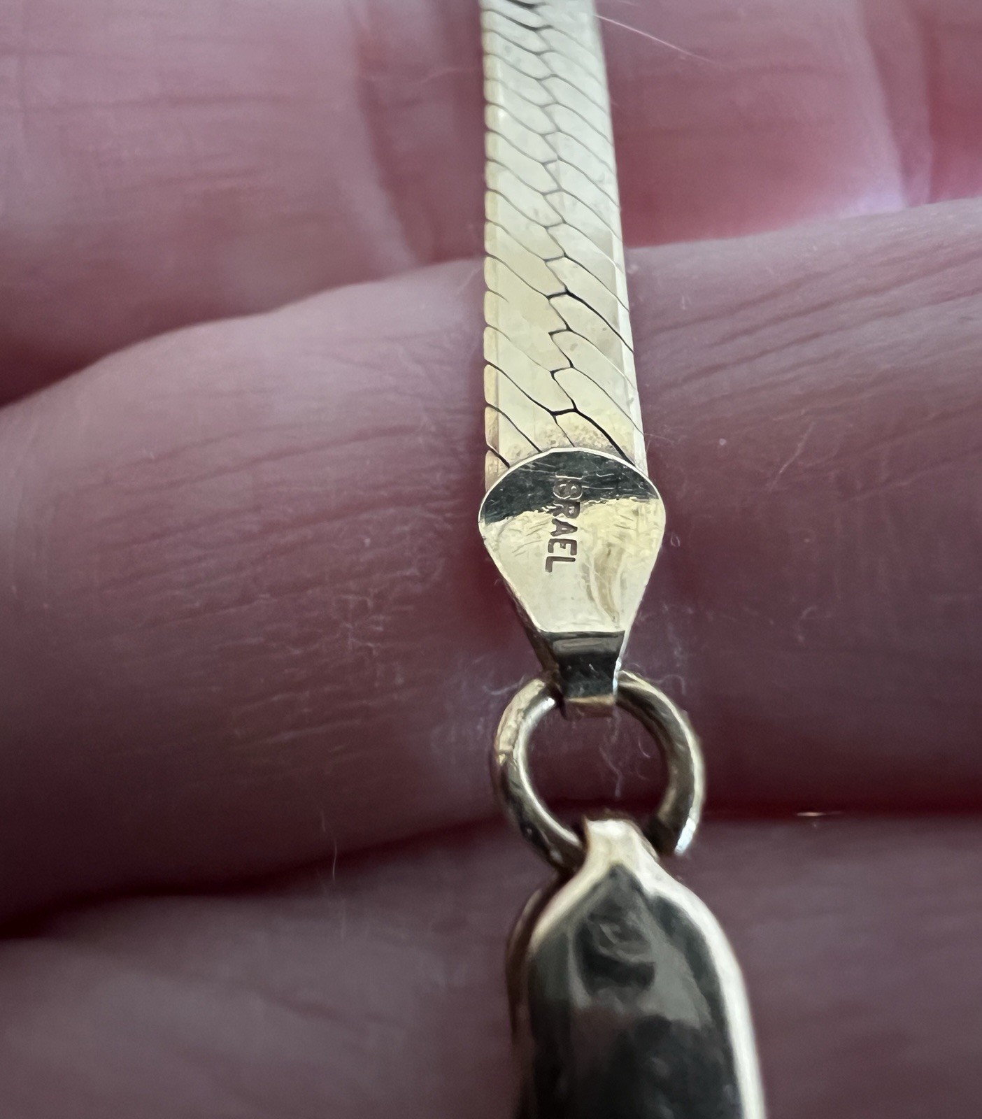 14k Herringbone Chain 18” 4mm Necklace, Stamped MOM & Israel. Weight 12gm.