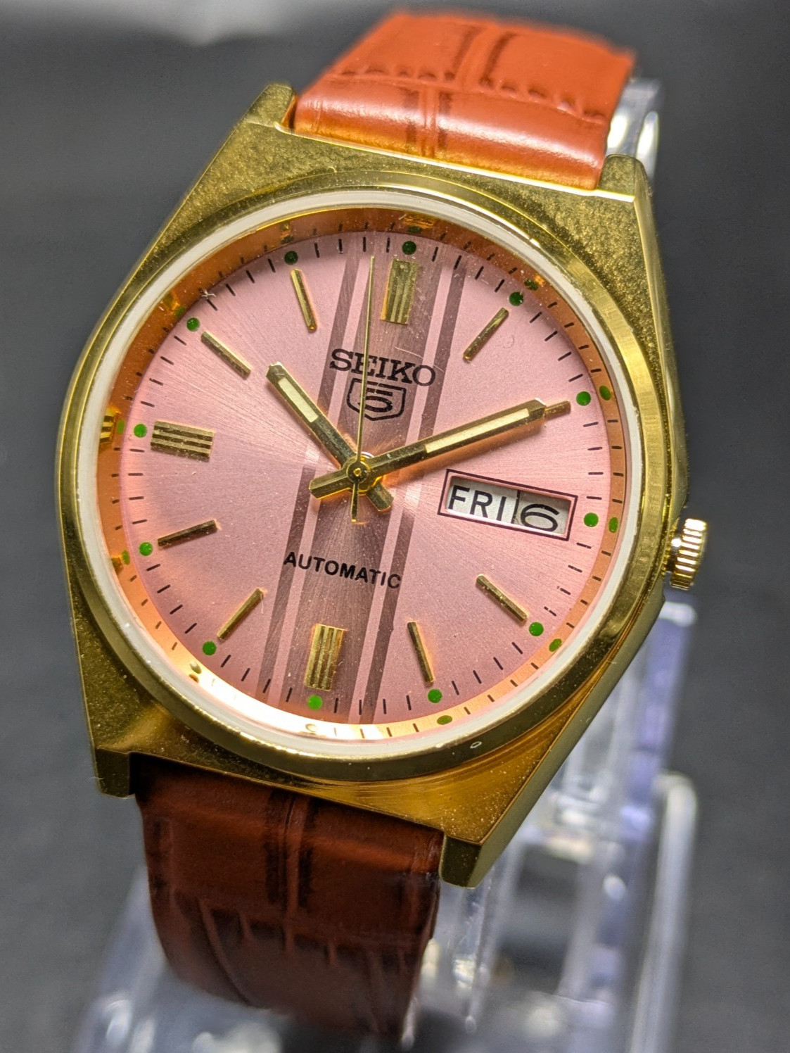 Vintage Seiko 5 automatic day date movement no. 6309A japan made men’s watch