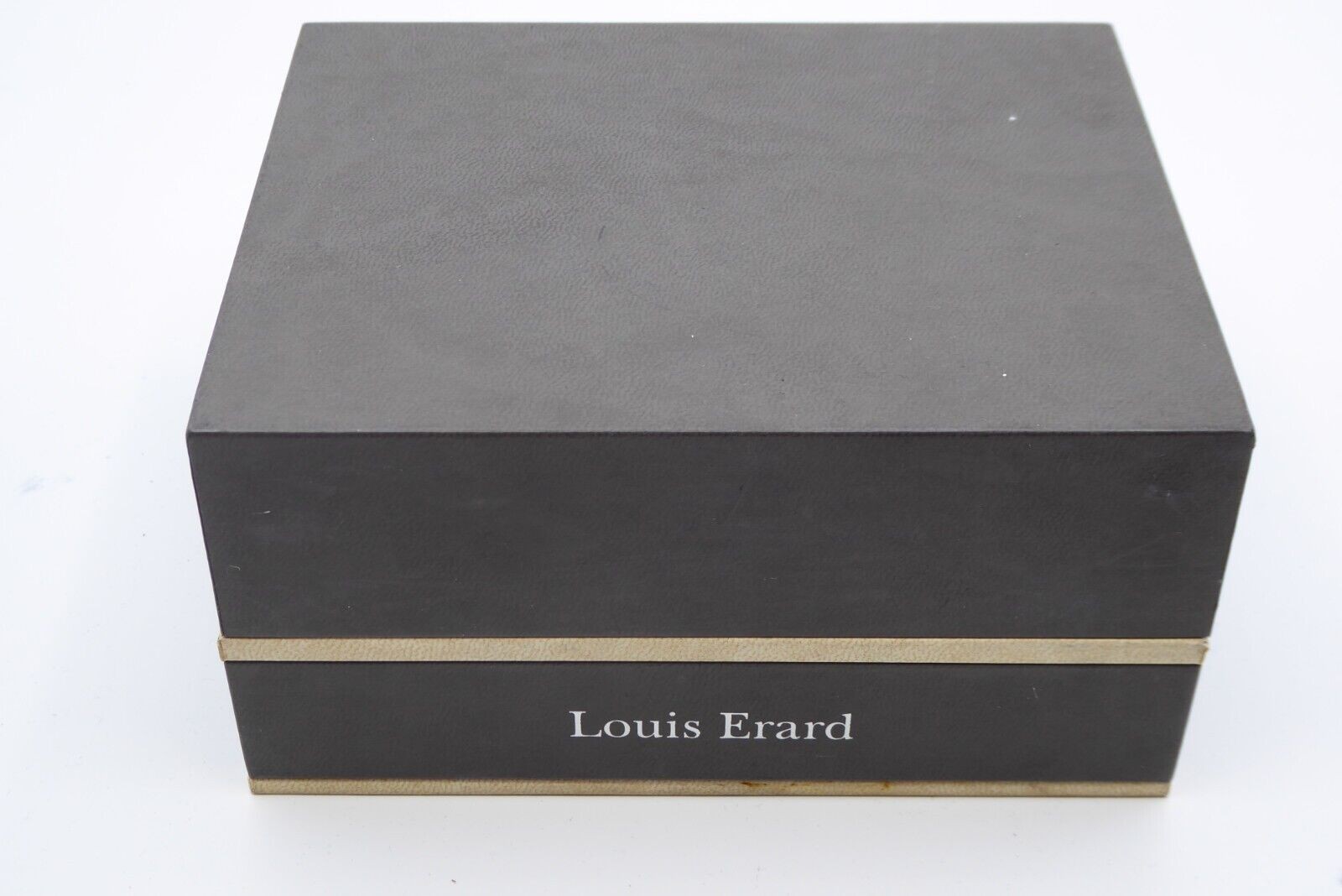 Louis Erard 1931, box