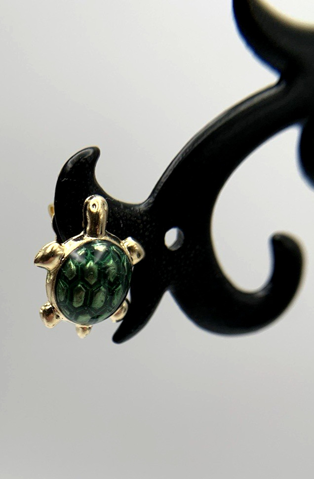 14k Gold TURTLE(Green) Stud Earrings,11mm x 8.5, 0.65g,FREEgfBx($5valu