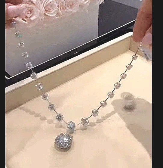 HUGE & RARE 86 Ct Certified Treated Gorgeous White Diamond Necklace, 925 Silver