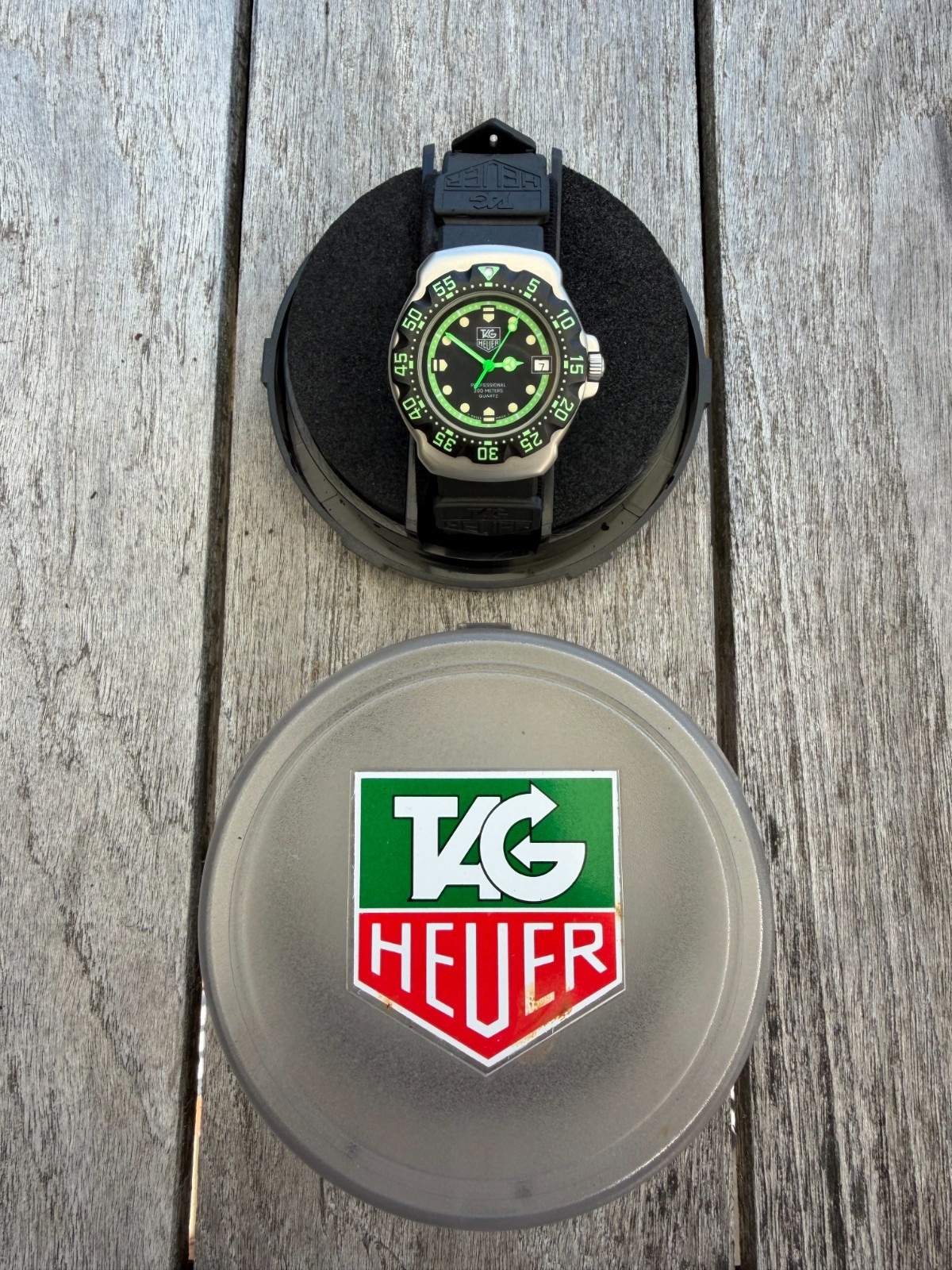 Vintage TAG Heuer Formula 1 Green & Black 34 mm Professional 200M