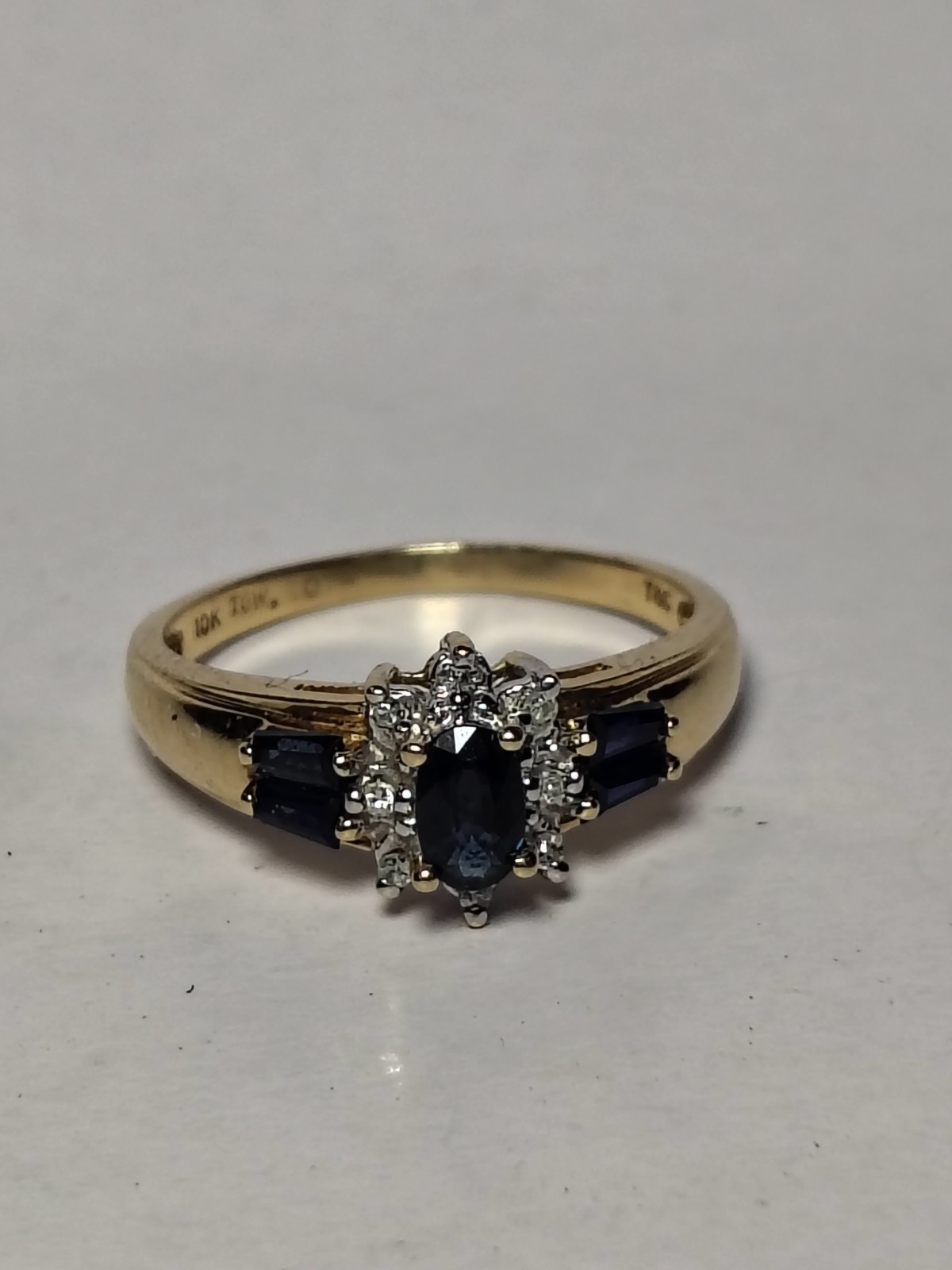10k Gold Ring w/Blue Sapphires And Diamonds. Size 6.5