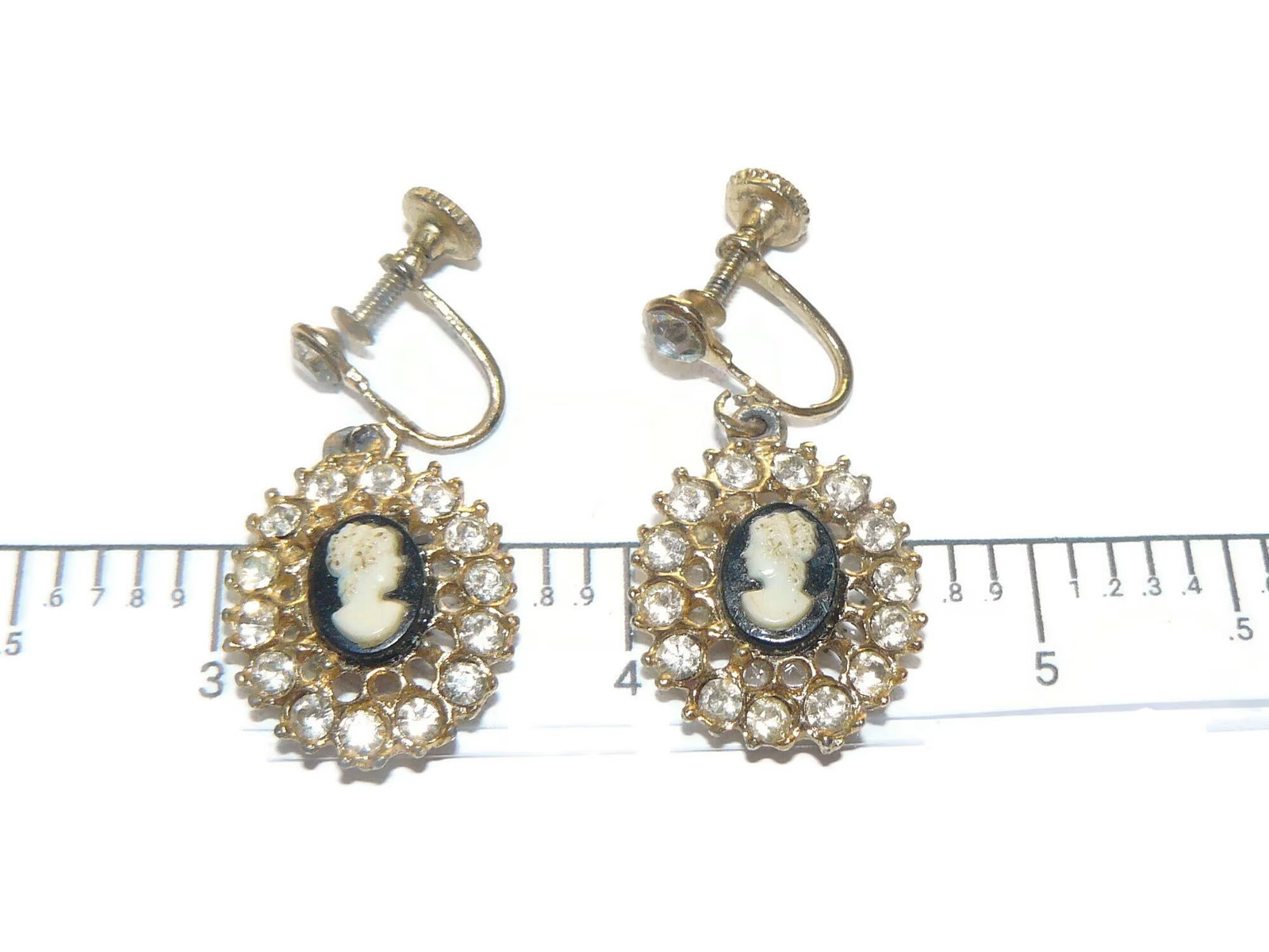 Vintage Cameo Screw Back Earrings