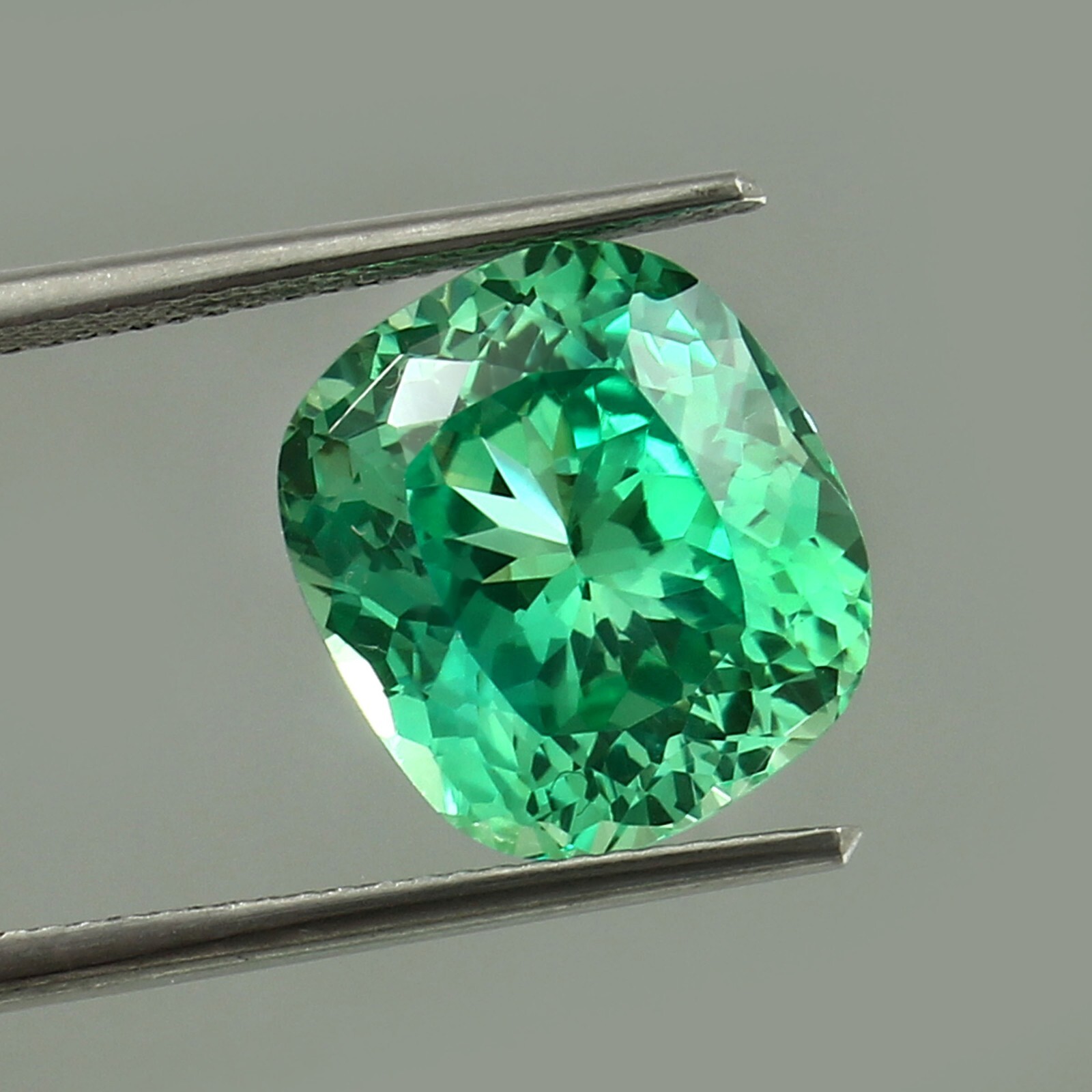 AAA Natural Ceylon Blue Green Parti Sapphire Loose Cushion Cut Gemstone 12×10 mm