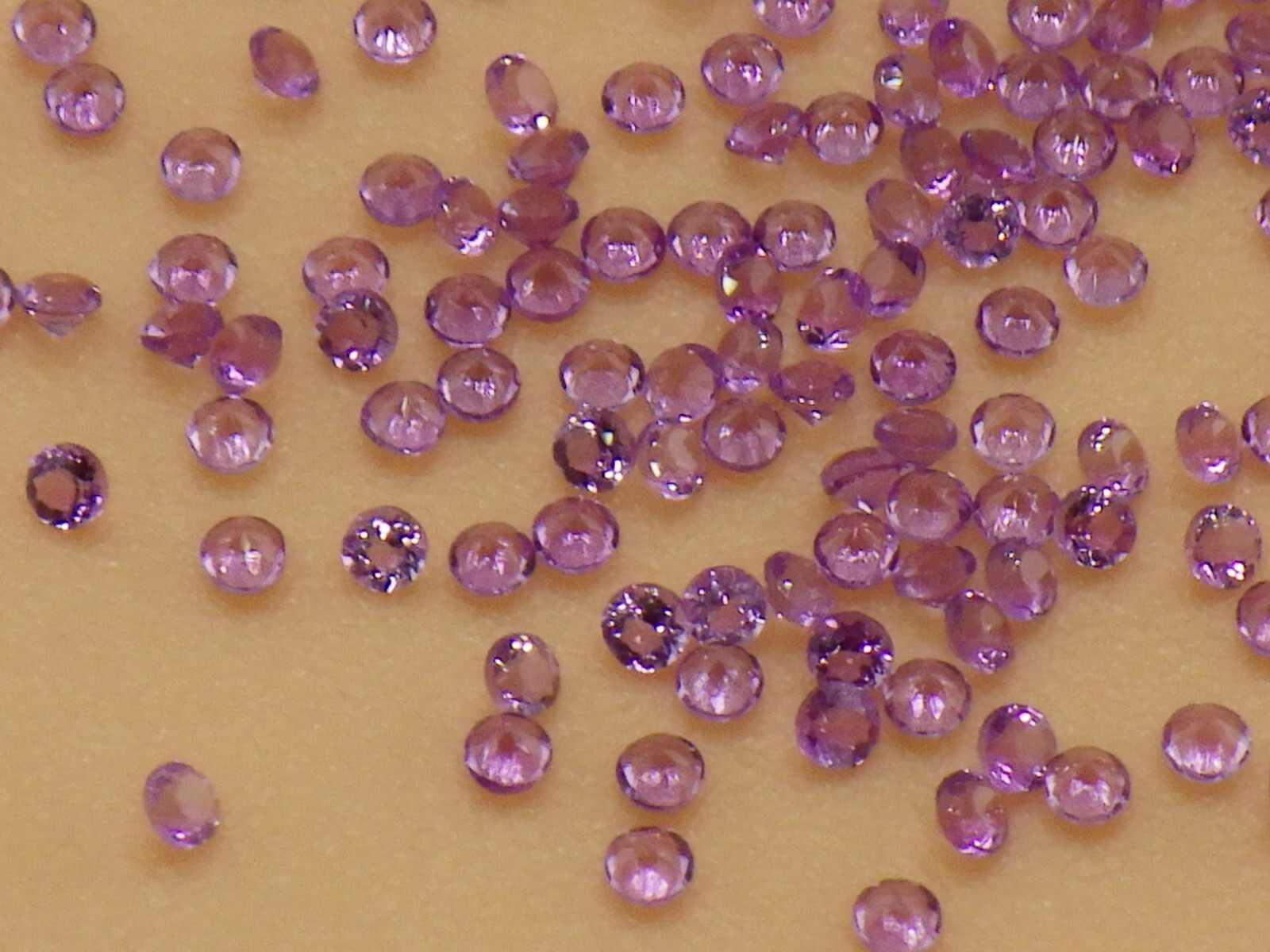 0.9mm Purple Amethyst lab-grown round loose gemstone – Lots of 10