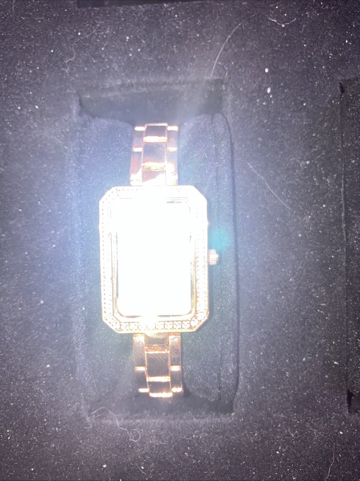 4 Lady, wrist watches preowned each will need a battery. Buyer is buying 4 Watch