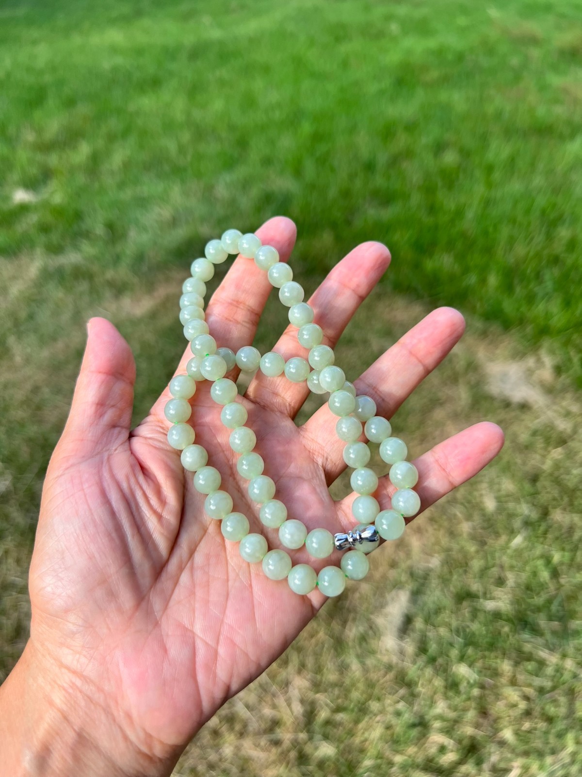 Light Green Nephrite Jade 7.8mm Bead 17″ Necklace H320 d