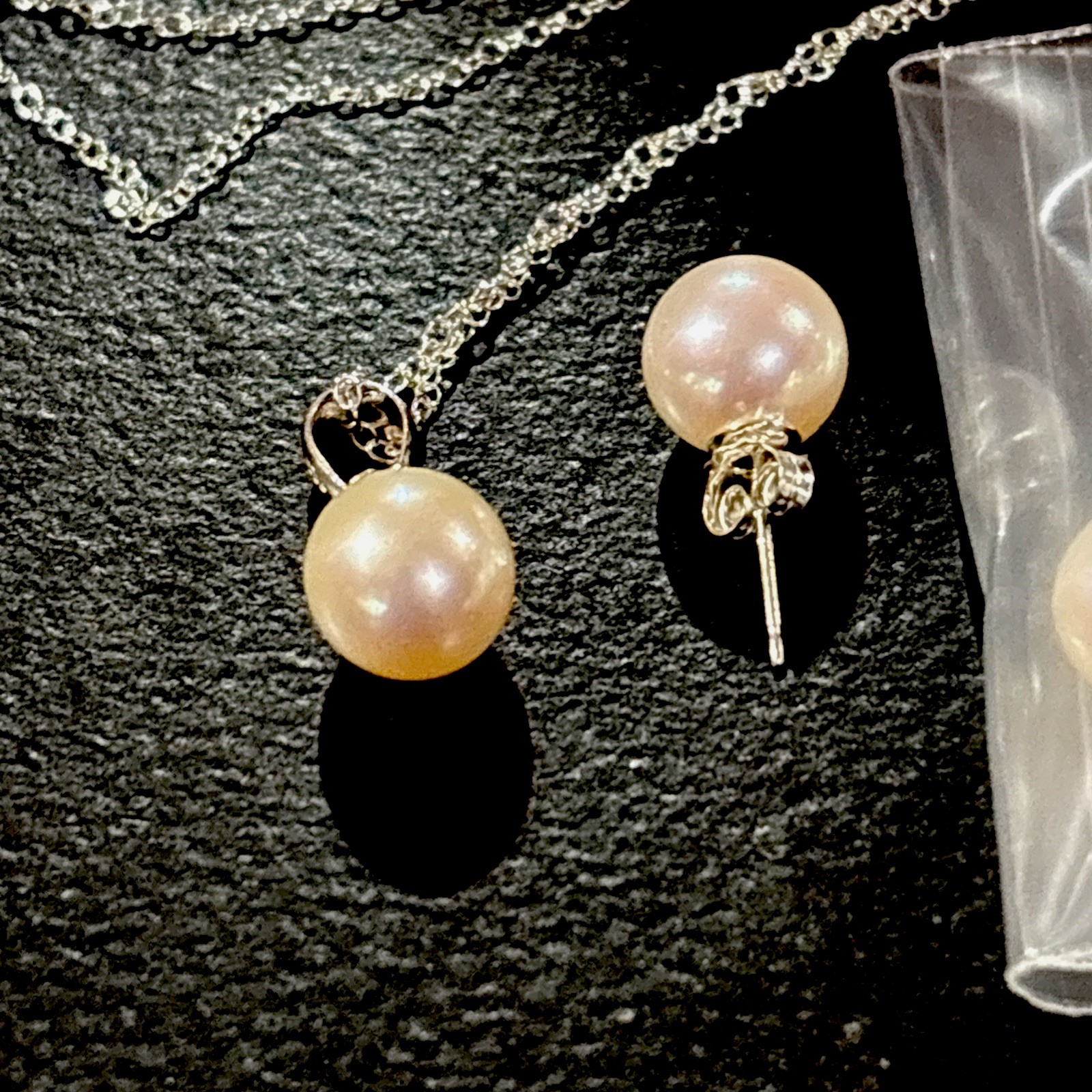 Round South Sea Pearl Necklace And Stud Earrings 7mm Pearls New In Box