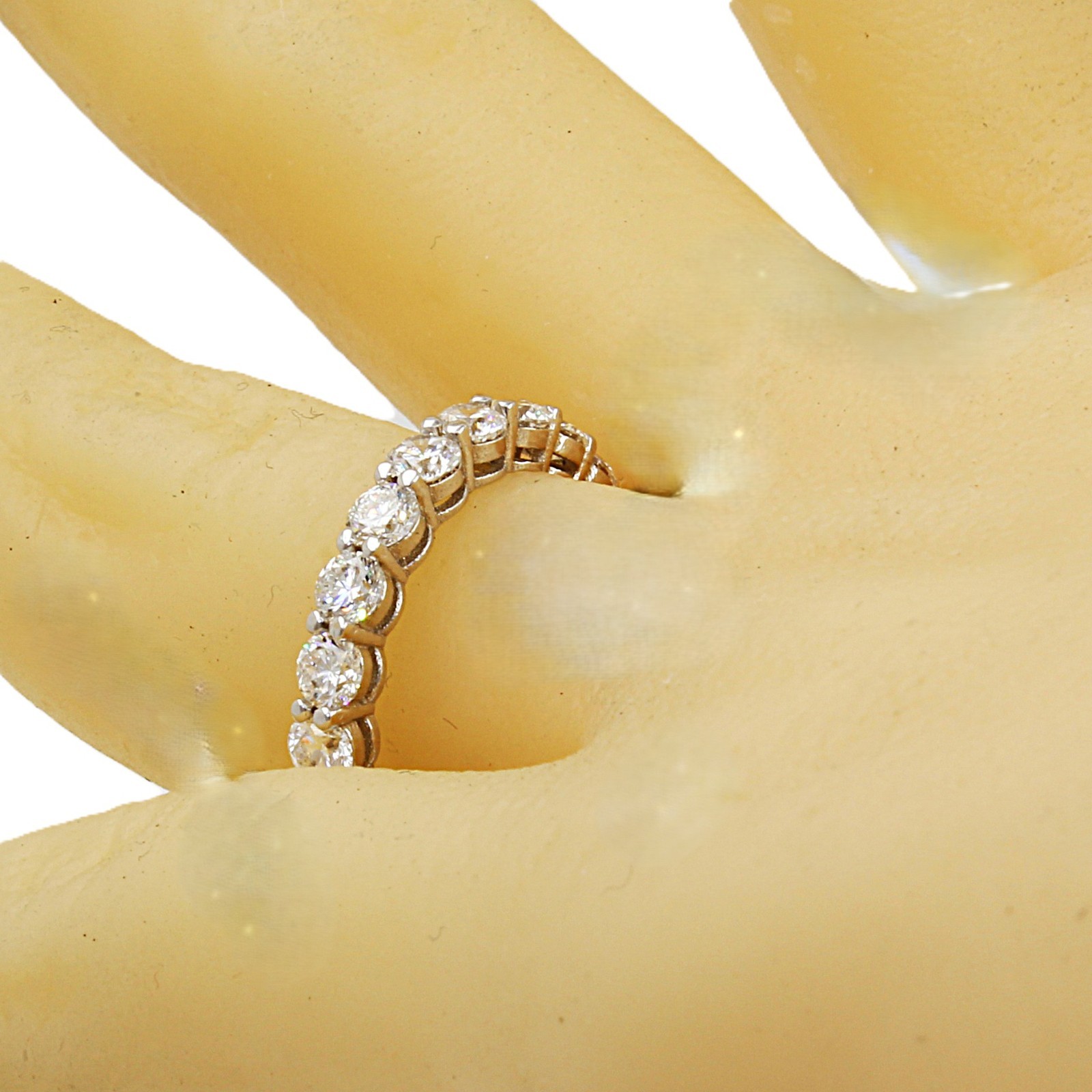 4.00 CT Round Shape Natural Diamond Eternity Band – 14K White Gold / AVG 0.20 ct