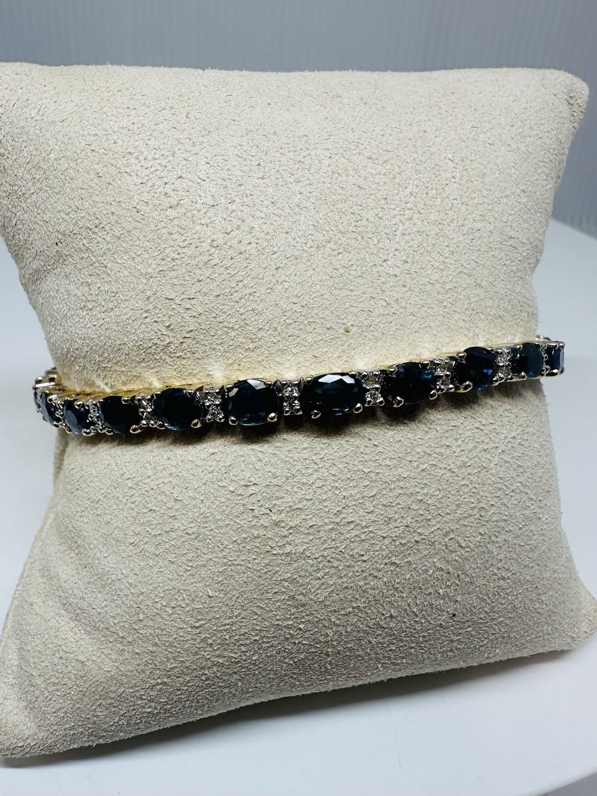 14k Sapphire & Diamond Bracelet – 10 Carats