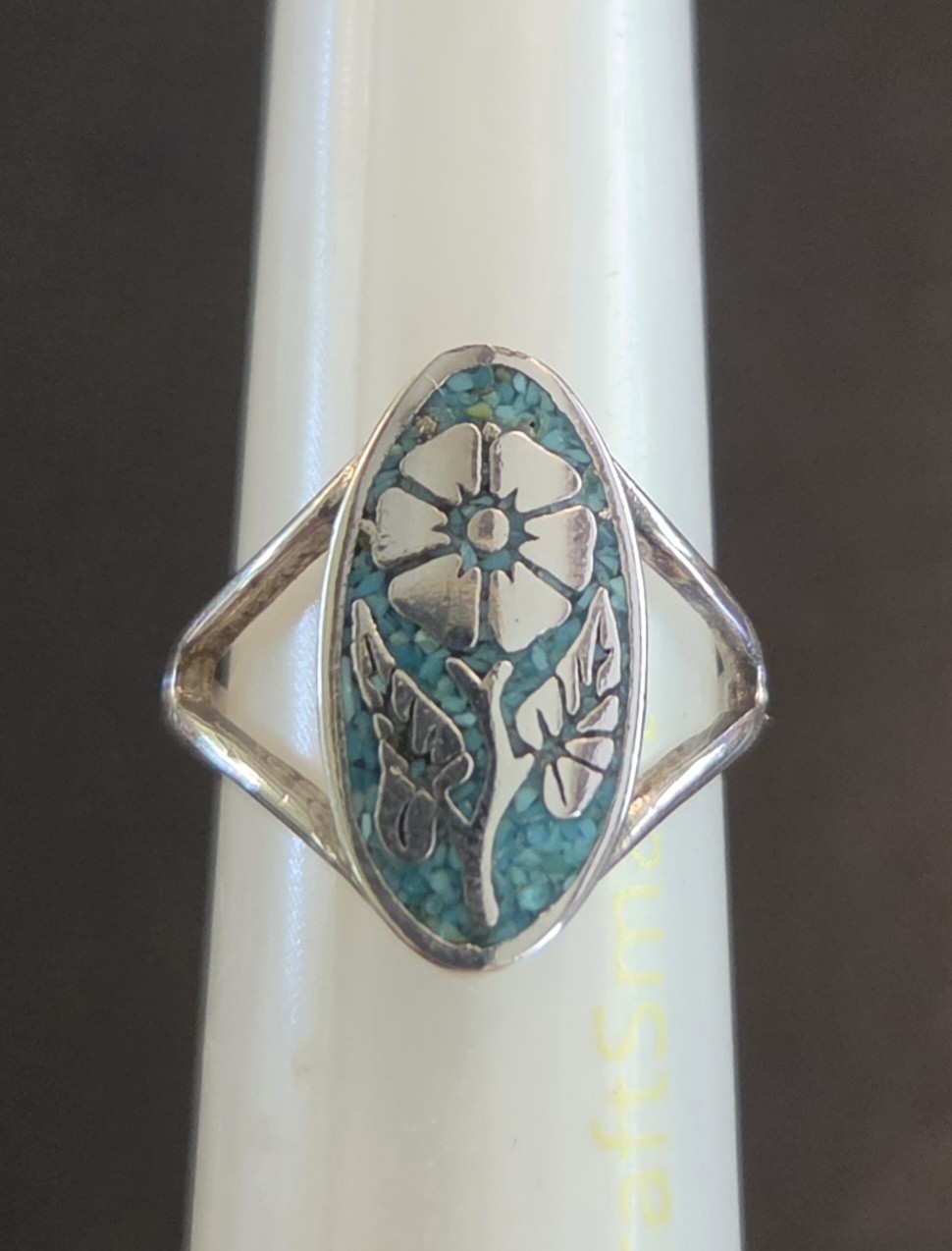 Gordan Smith vintage silver ring features a turquoise chip inlay flower Size 7.5