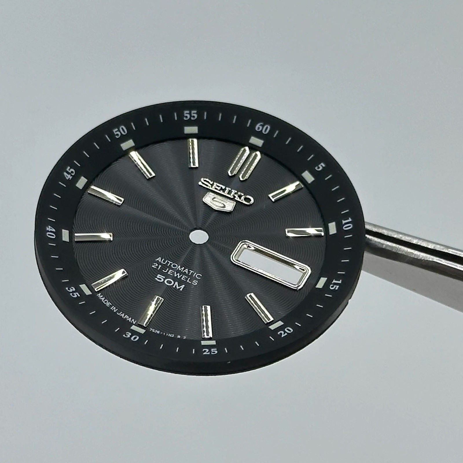 35.5mm Sun Pattern Watch Dial Green Lume Dual Calendar for NH35 Nh36 Movement