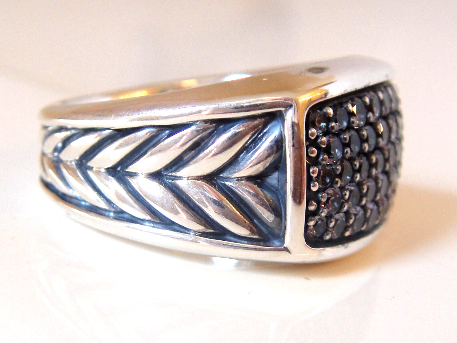 DAVID YURMAN SILVER MENS CHEVRON COLOR CHANGE GARNET RING