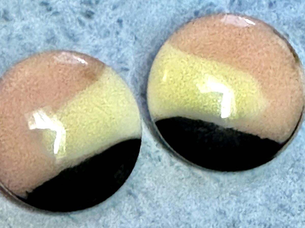 Vintage Lucite Round Peach-Black-Ivory Button Silver Tone Clip on Earrings 1″