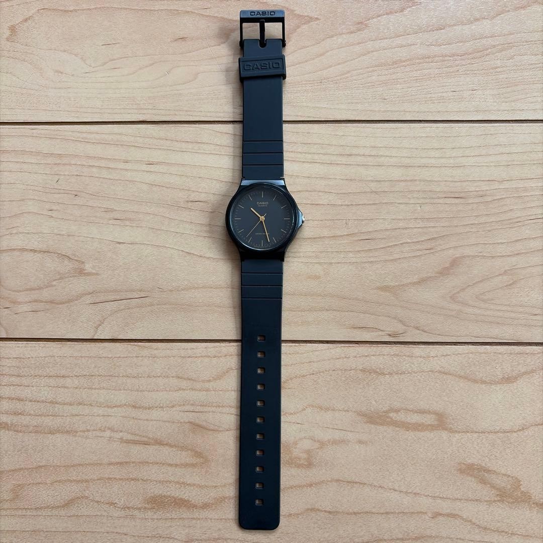 Limited Edition! CASIO Quartz Watch – Black & Gold