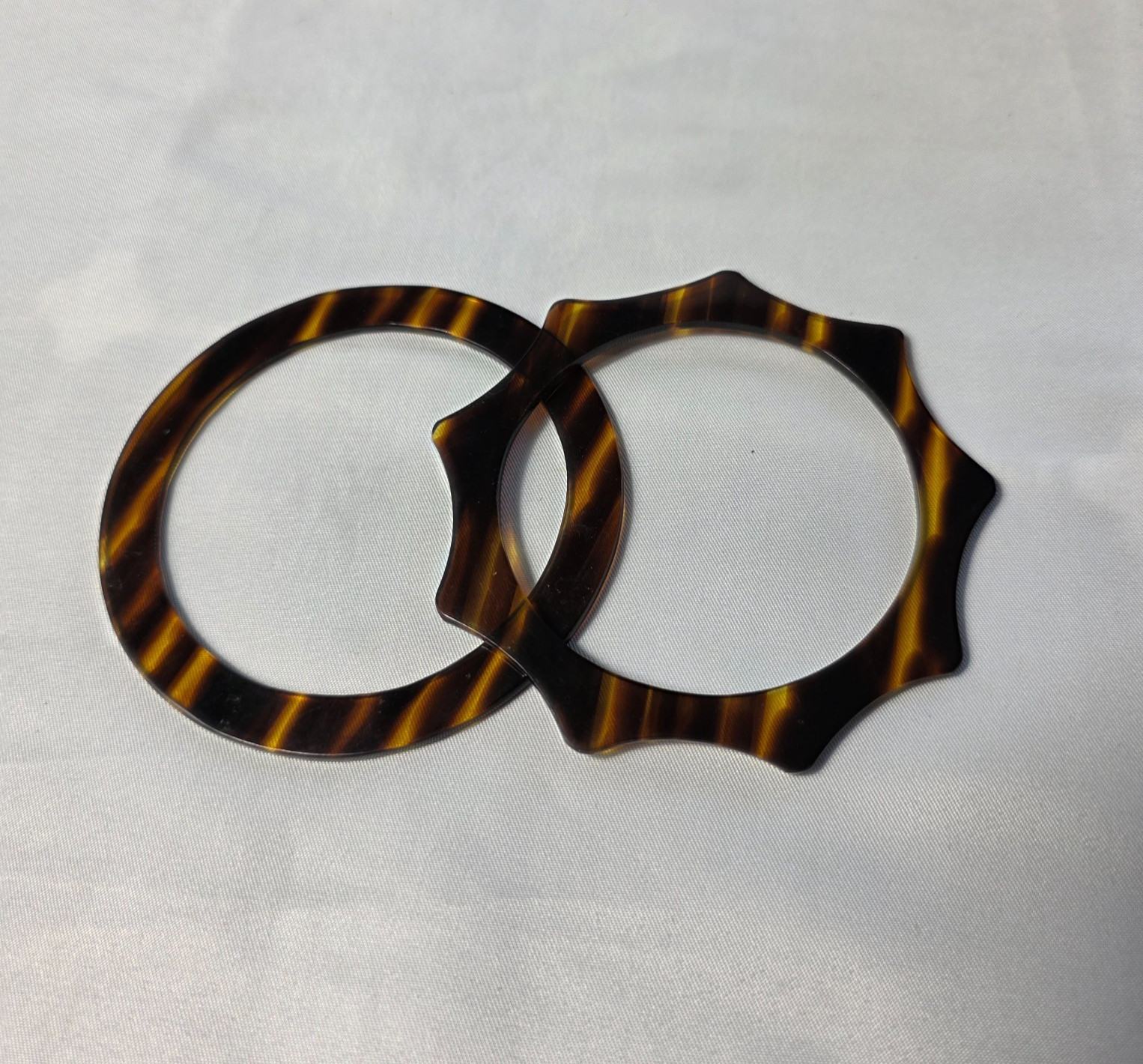 Vintage Style Tortoise Shell Lucite Bangles Circular & Scalloped Star Shapes