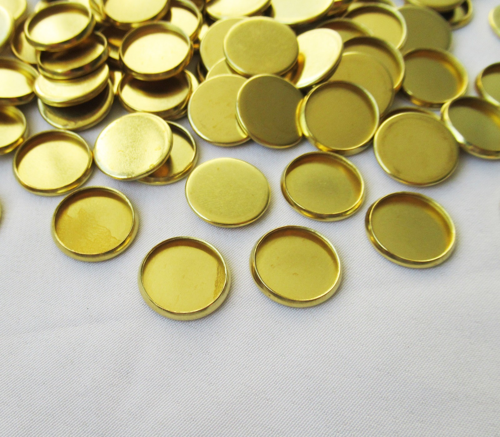 100pcs Round Brass Bezel Cup for 12mm Cabochons Settings for DIY Jewelry Making