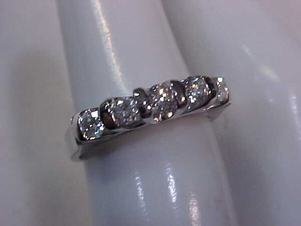 ESTATE NATURAL .50CTW FIVE DIAMOND BAND RING 18K WHITE GOLD SIZE 5.5