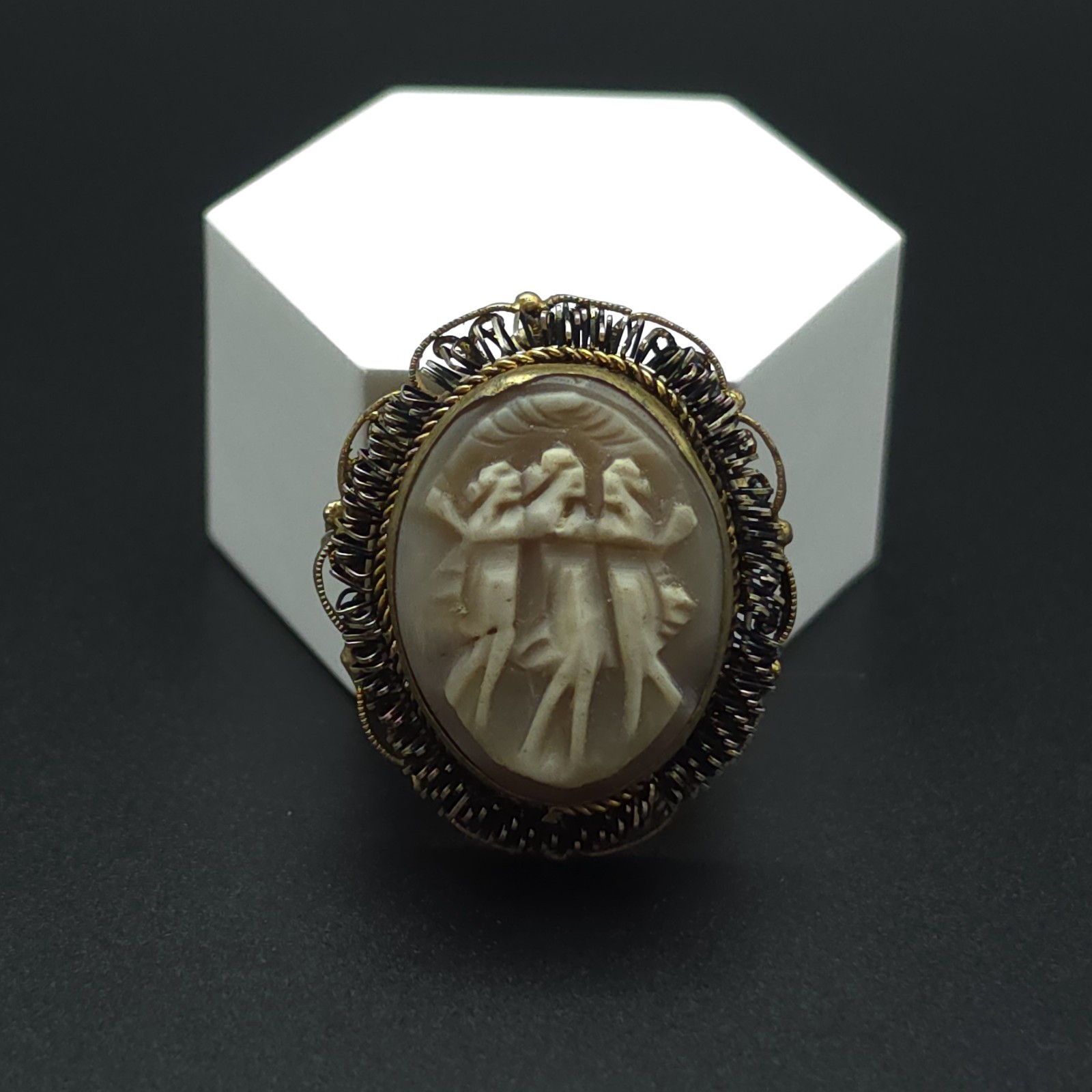 Antique Edwardian Carved Shell Three Graces Cameo Pendant Brooch Gilt Filigree