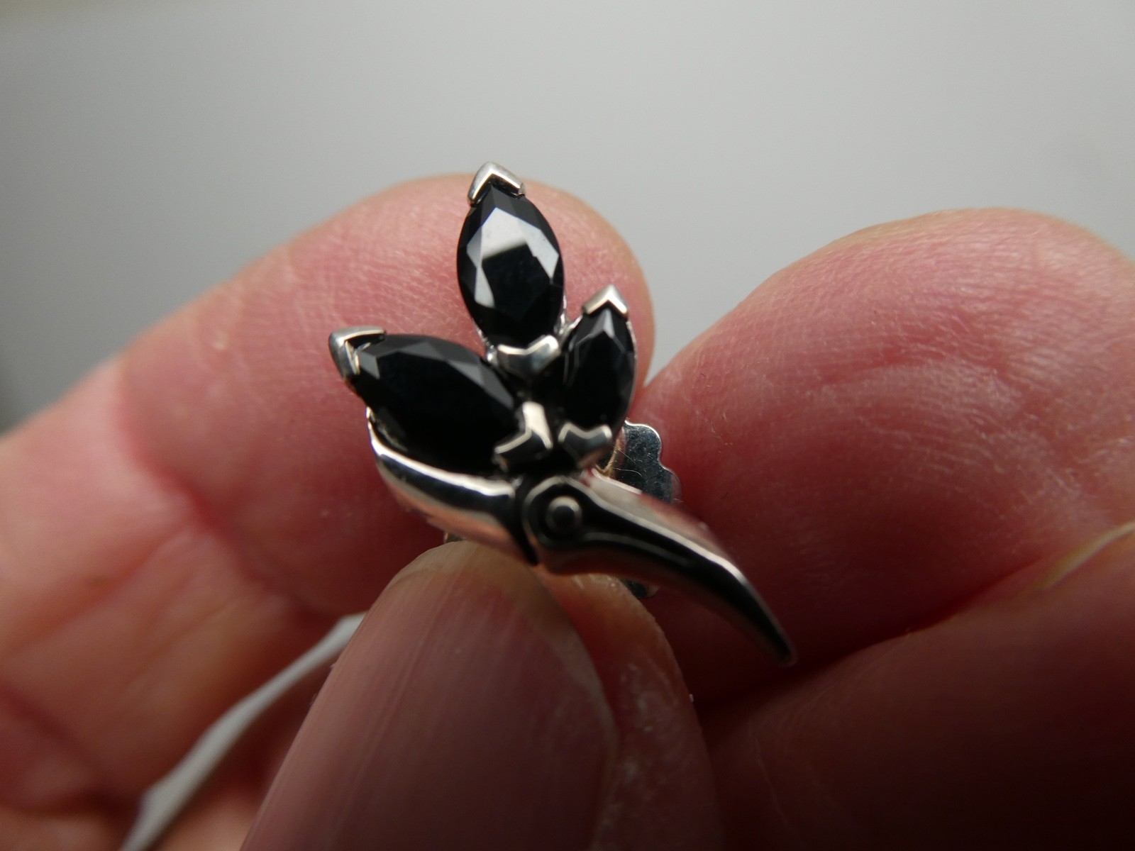 JOHN HARDY Bamboo BLACK SPINEL Leaf Stud Sterling Silver 925 Earrings NEW