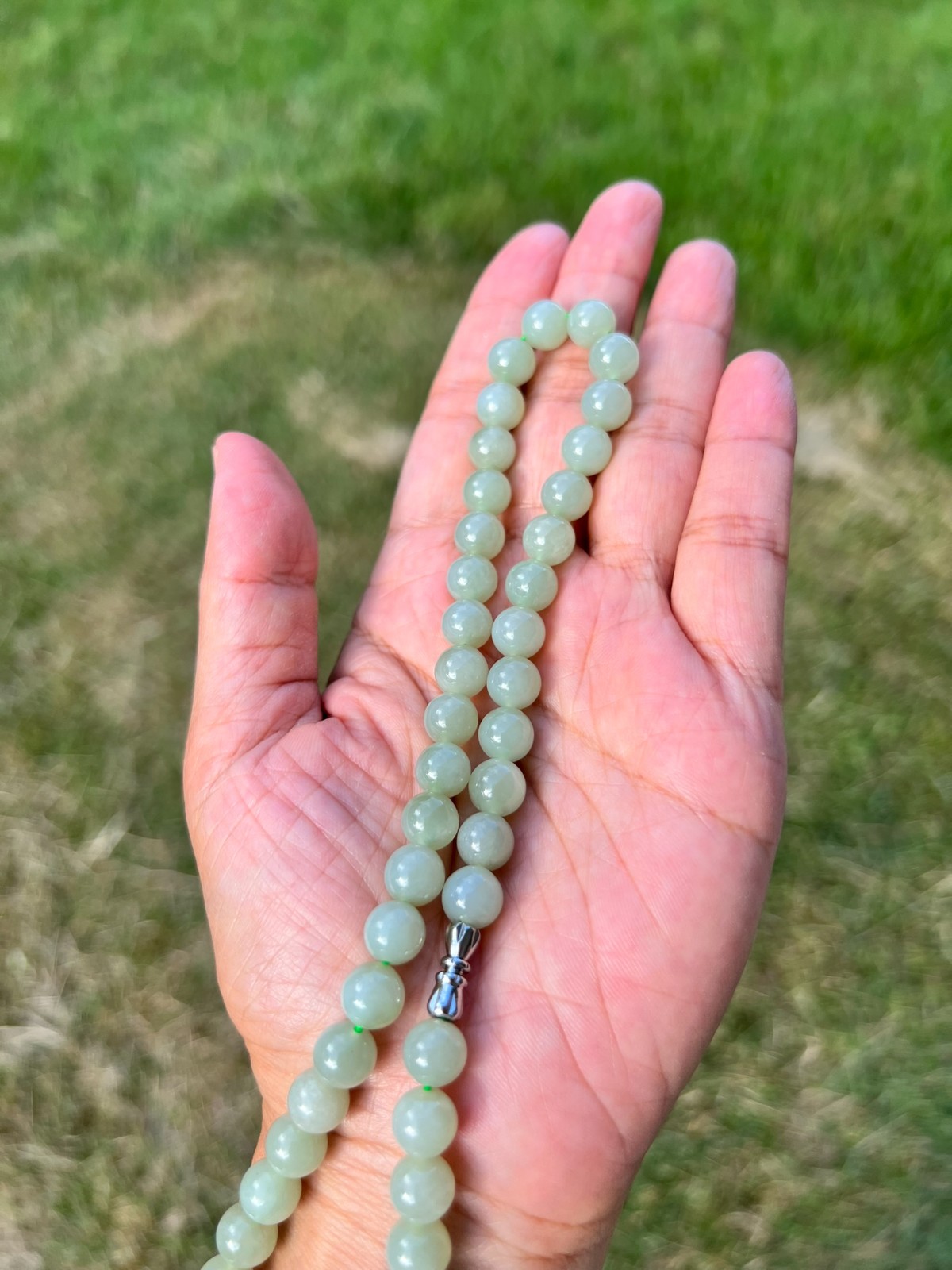 Light Green Nephrite Jade 7.8mm Bead 17″ Necklace H320 d