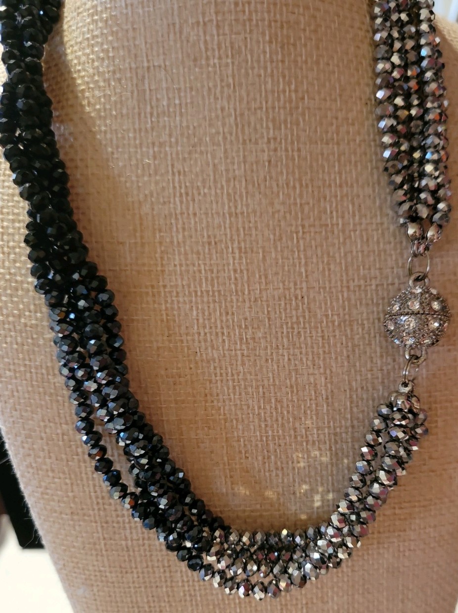 2 Necklace In One All Glass Magnetic Sparkling Closure 16in And Together 34in