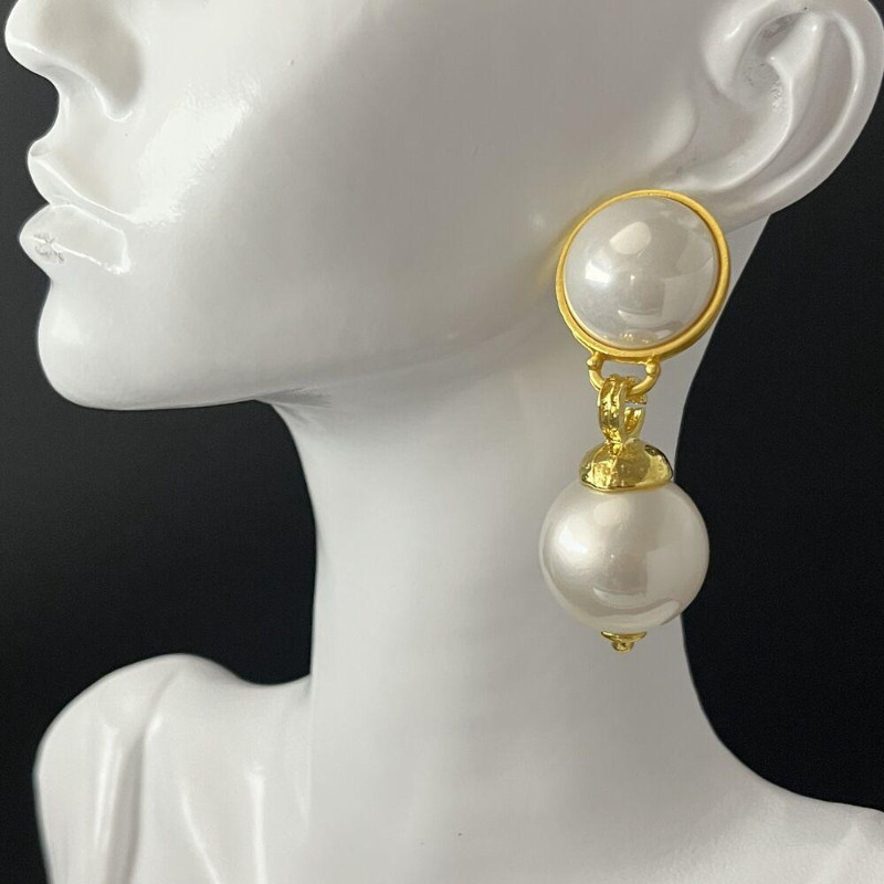 A Pair Chunky Pearl Dangle Earrings Gold Pierced Statement Bold