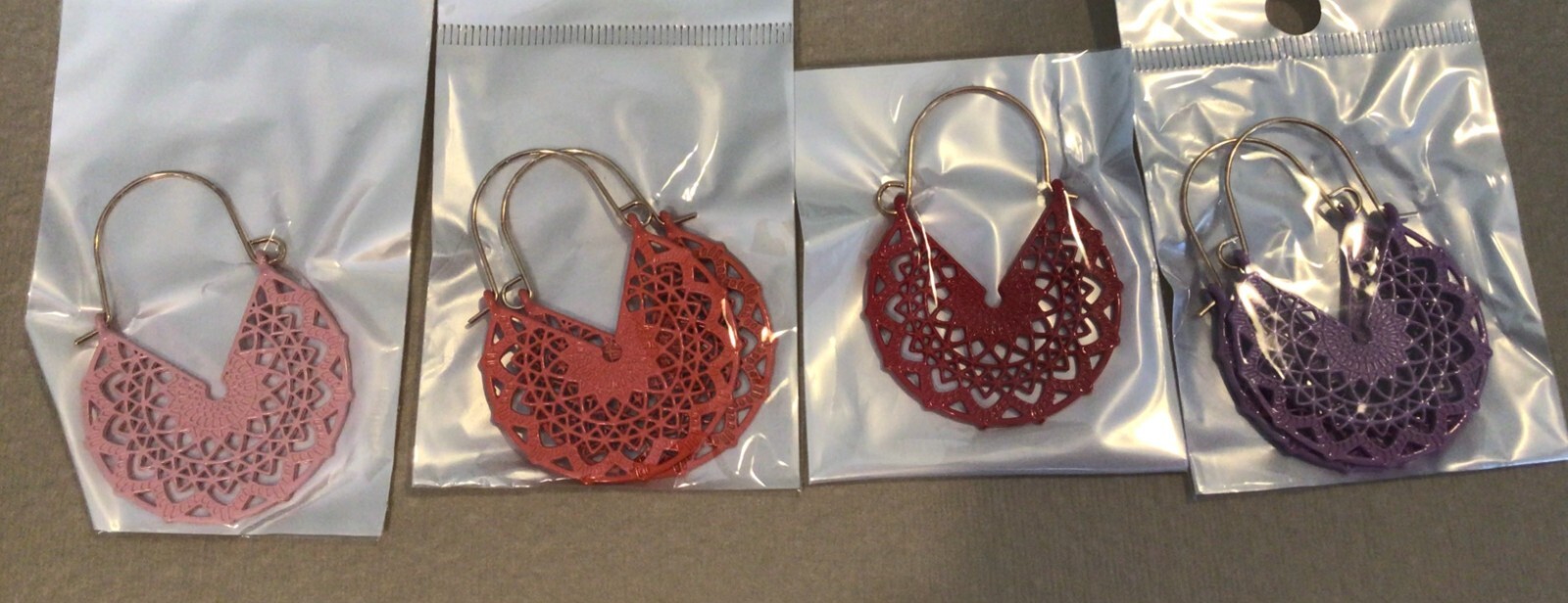 *CLEARANCE* STUNNING Metal alloy earrings – Dainty – lightweight