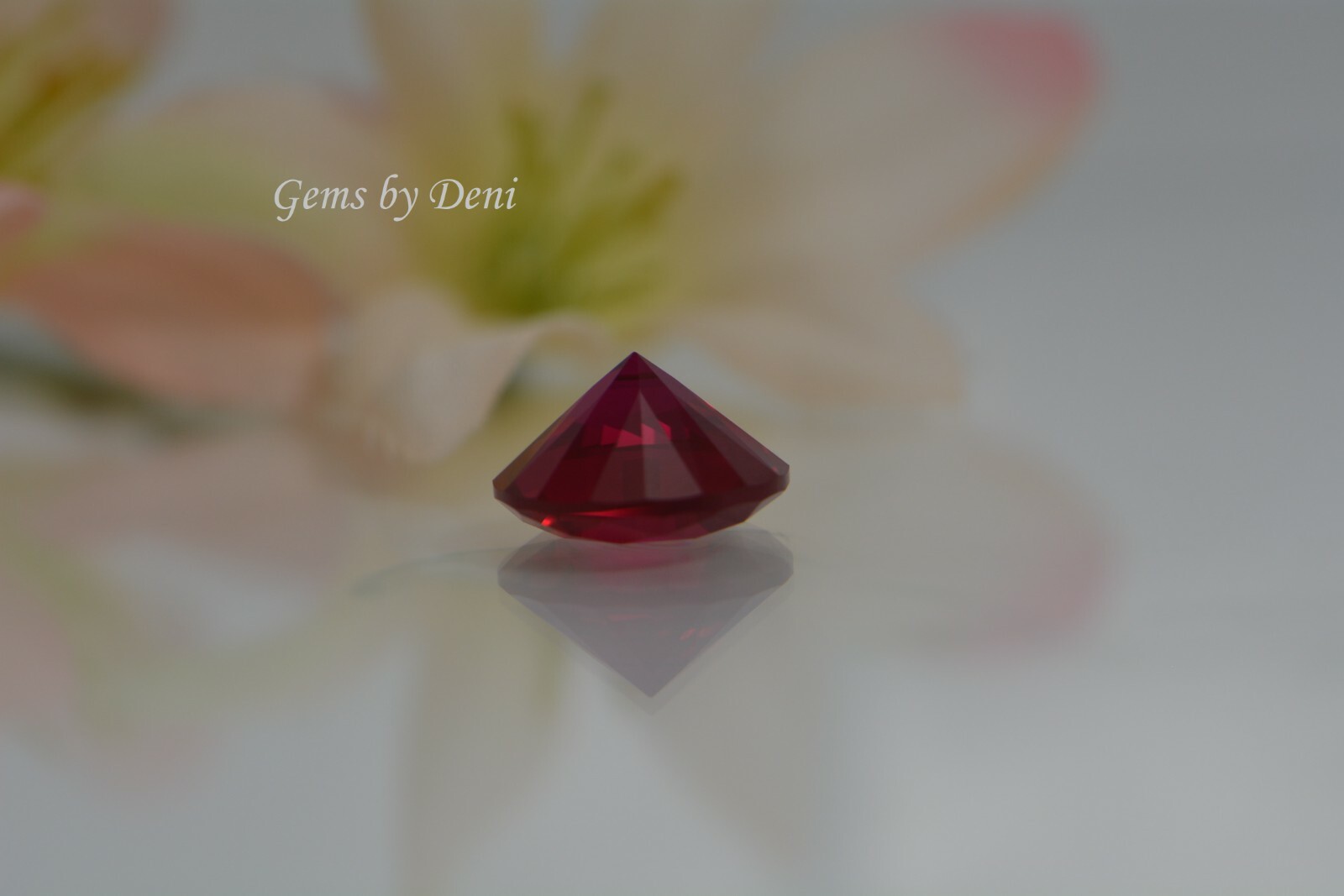 Lab-Created Ruby Round Shape Corundum (2mm-16mm).