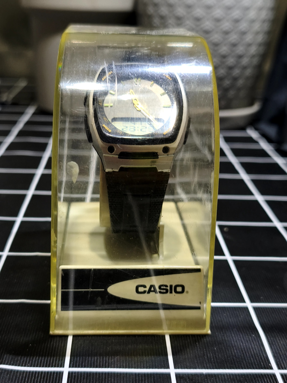 Casio AW-81 Telememo 30 World Time Men’s Watch Ana-Digi 10 Year Battery W/Box