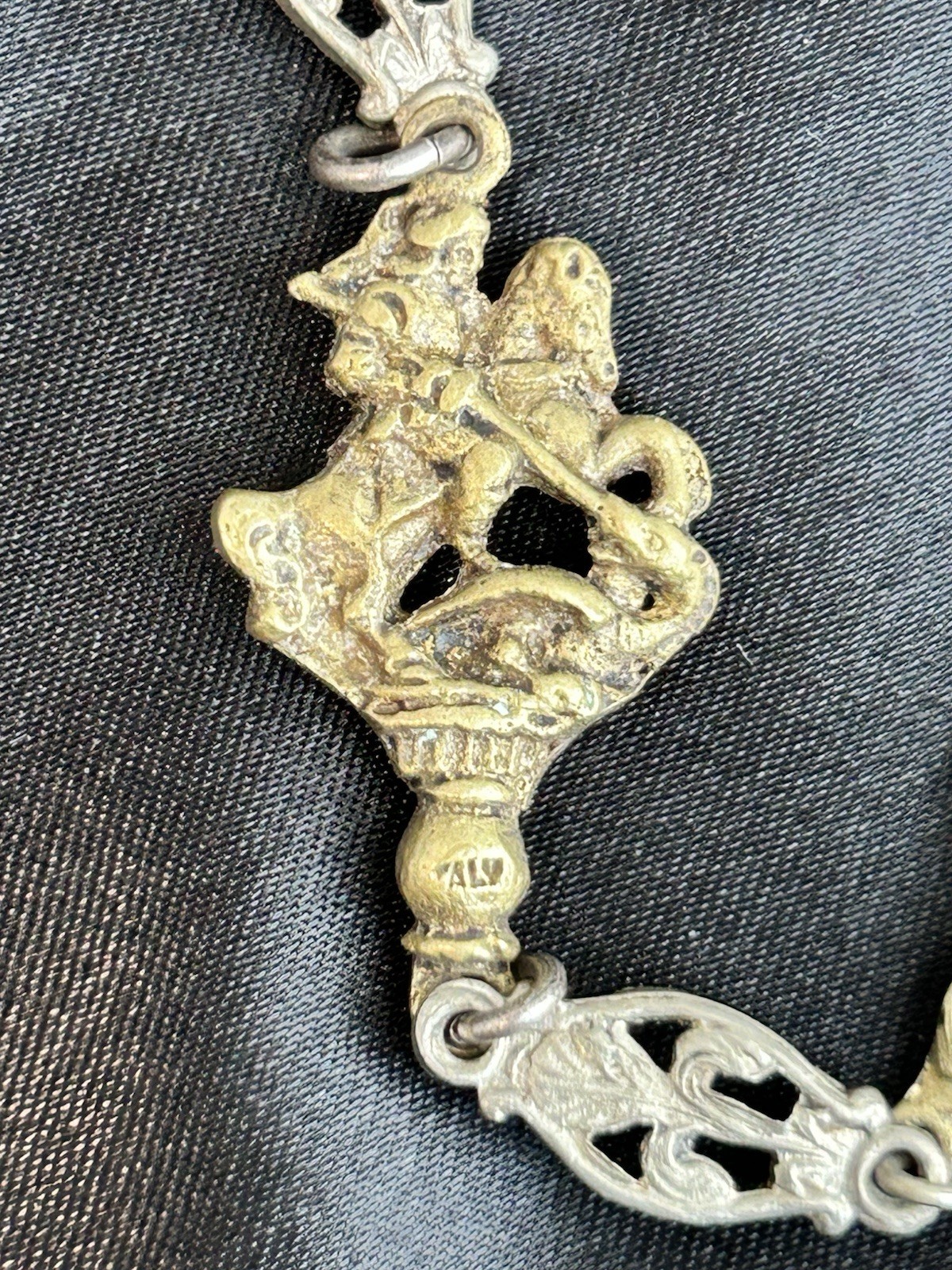 Antique Unsigned Peruzzi? 800 Silver Roman Renaissance Revival 33″ Necklace Muff