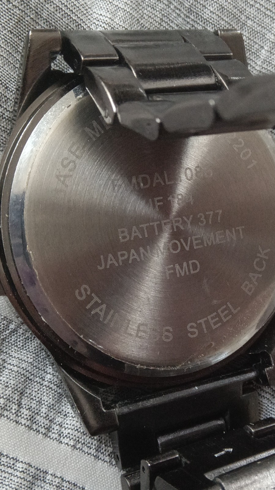 Silver Metal Wristwatch Red Dial Analog Stick Indexes for Men