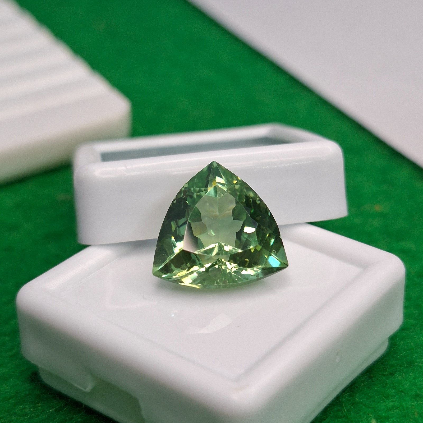 Natural 10-12 Ct Trillion Cut Green Sapphire Certified Loose Gemstone GB080