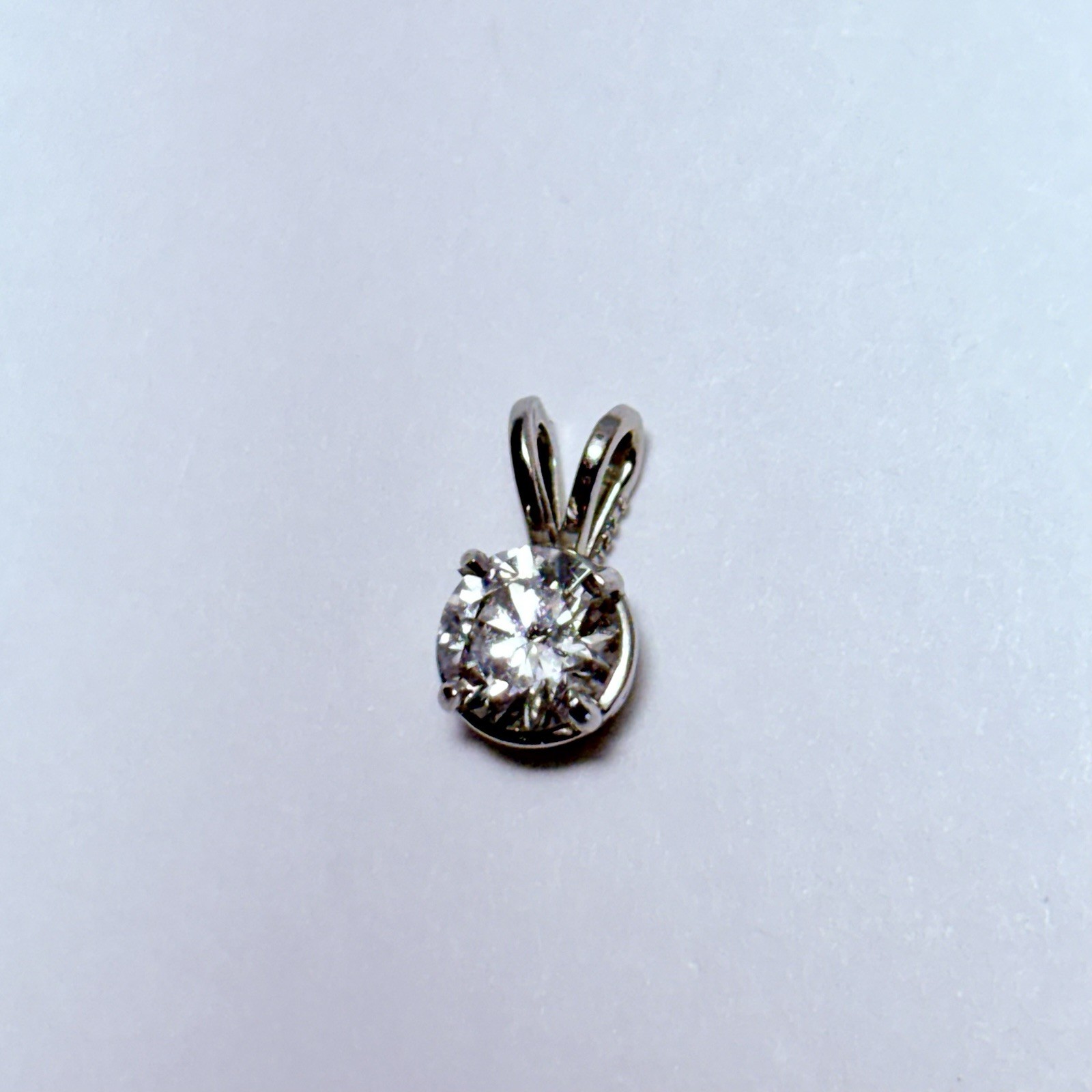 GG Certified 14K White Gold 0.66ct Diamond Solitaire Petite Pendant 0.55g