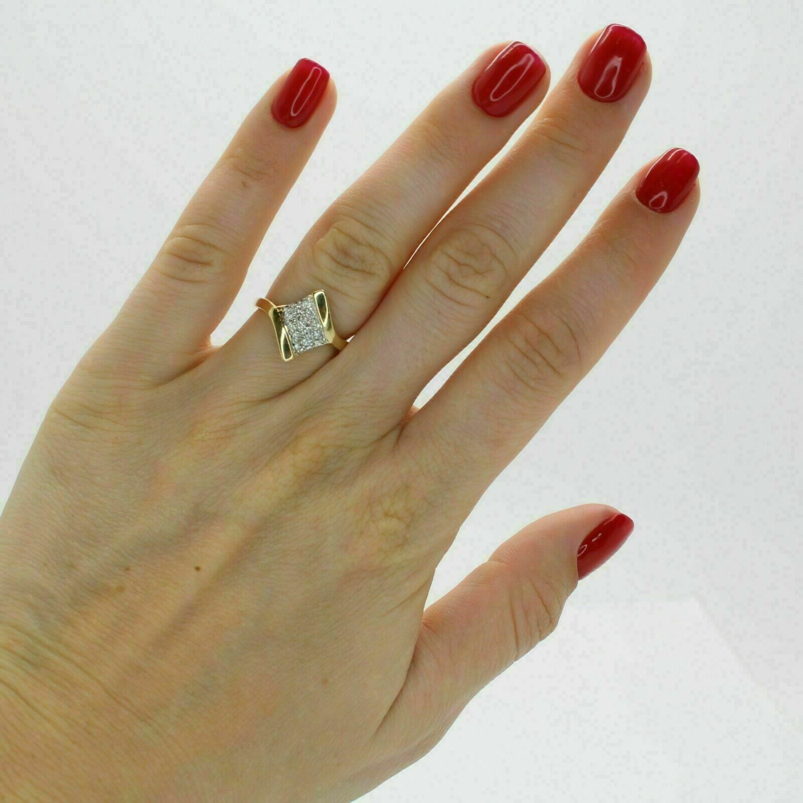 1.00 Ct Round Cut Diamond Simulated Engagement Ring For Gift Yellow Gold plated
