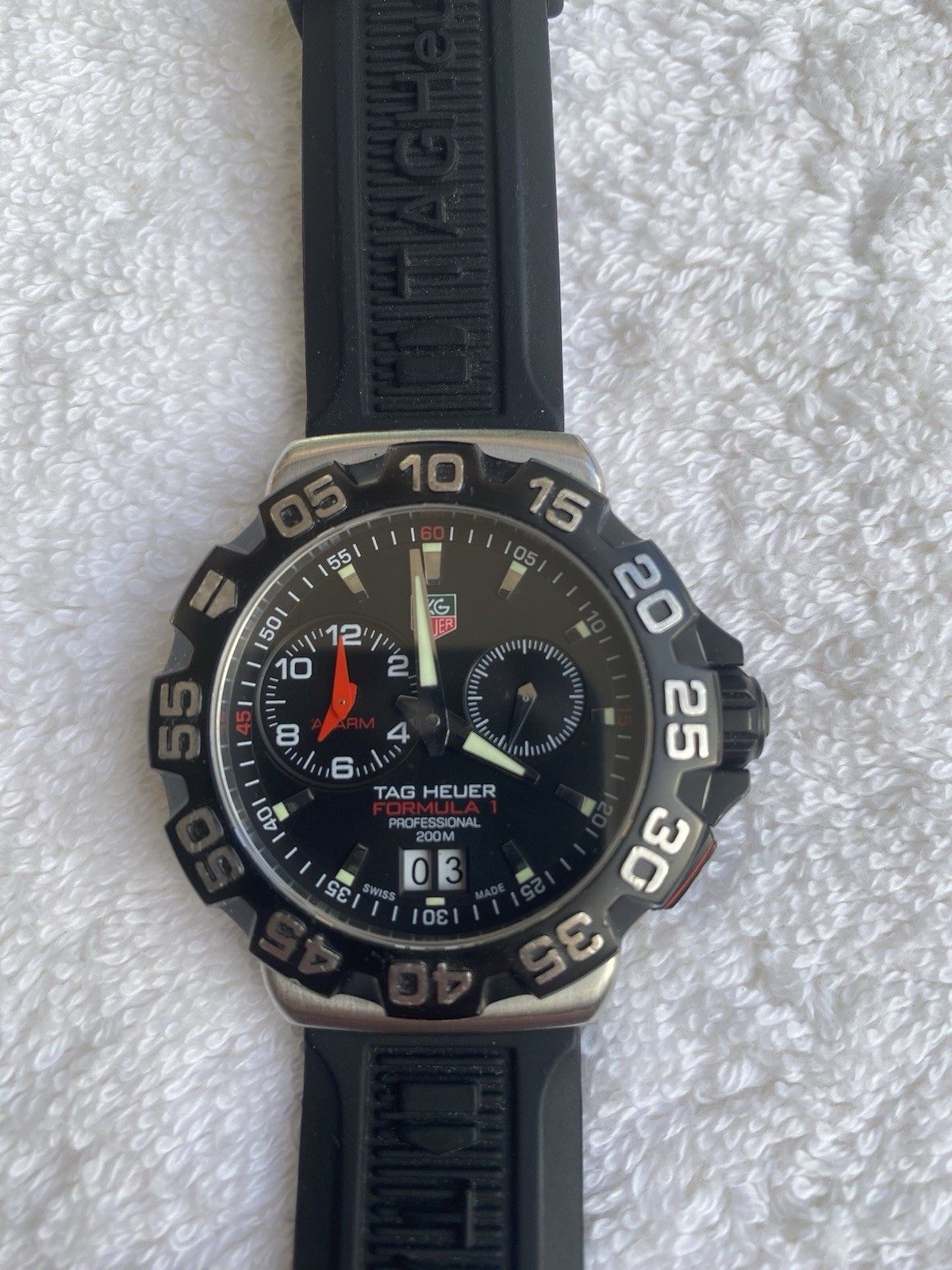 TAG Heuer Formula 1 WAH111A Alarm 200m Black Dial Rubber Strap Date
