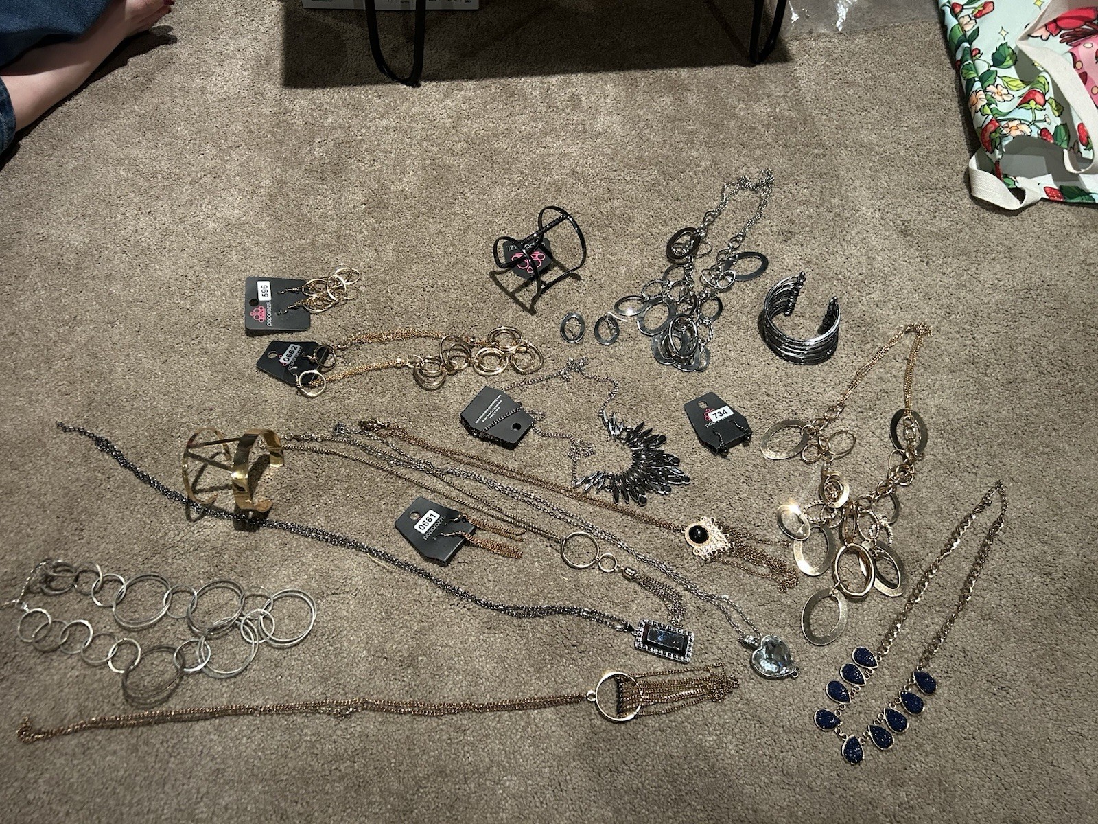 Fashion Jewelry Bundle Over 20 Items Costume Jewelry Mixed