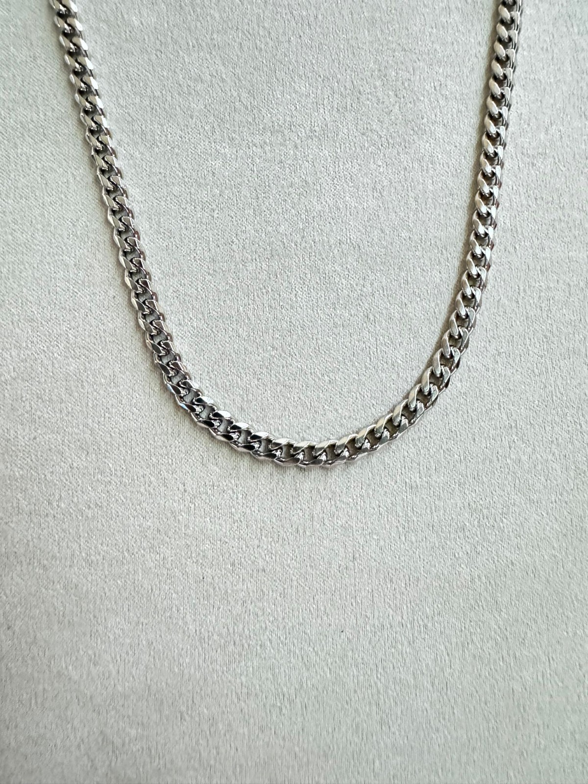Silver Nike Necklace – Nike Swoosh Circle Pendant – 5mm Cuban – 22″ Chain Y2K