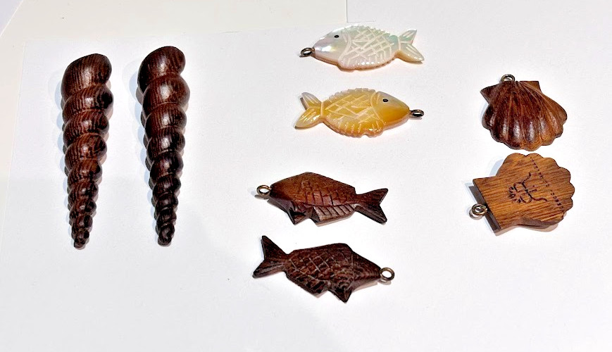 Authentic Rebecca De Ravenel Earring Charm Replacement Part Wood Shell Fish Pick