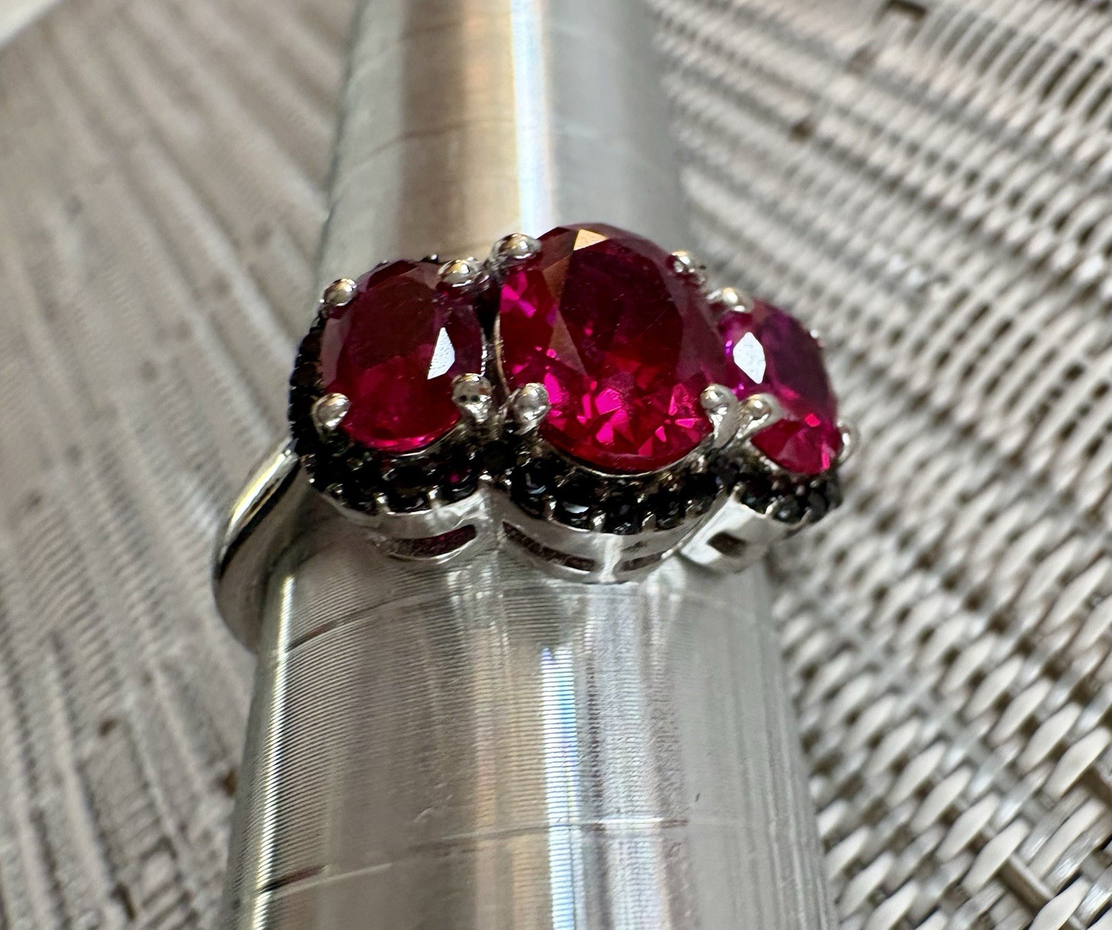 Mahaleo Ruby & Black Spinel Rhodium Plated 925 Ring Enhanced (simulated) Size 6