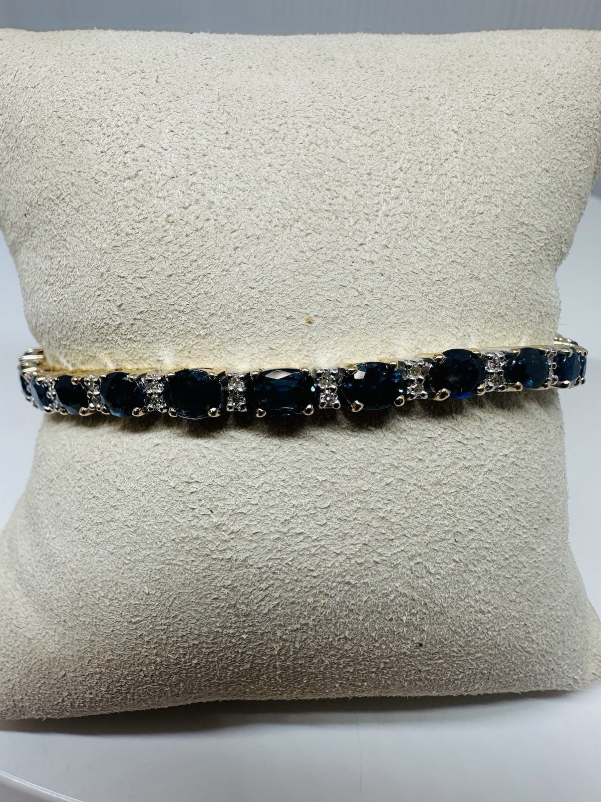 14k Sapphire & Diamond Bracelet – 10 Carats